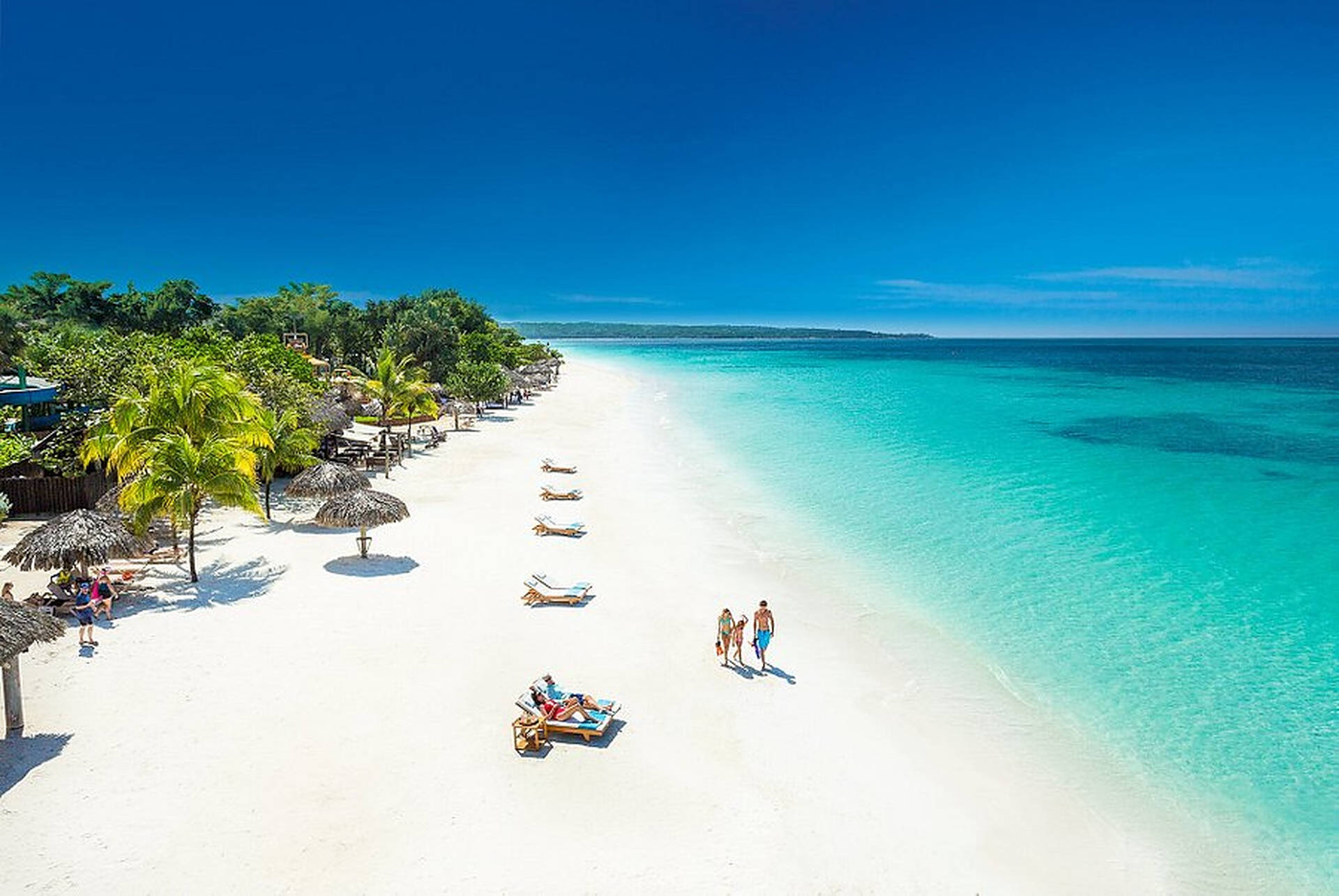Vistaaérea De La Playa De Jamaica Fondo de pantalla