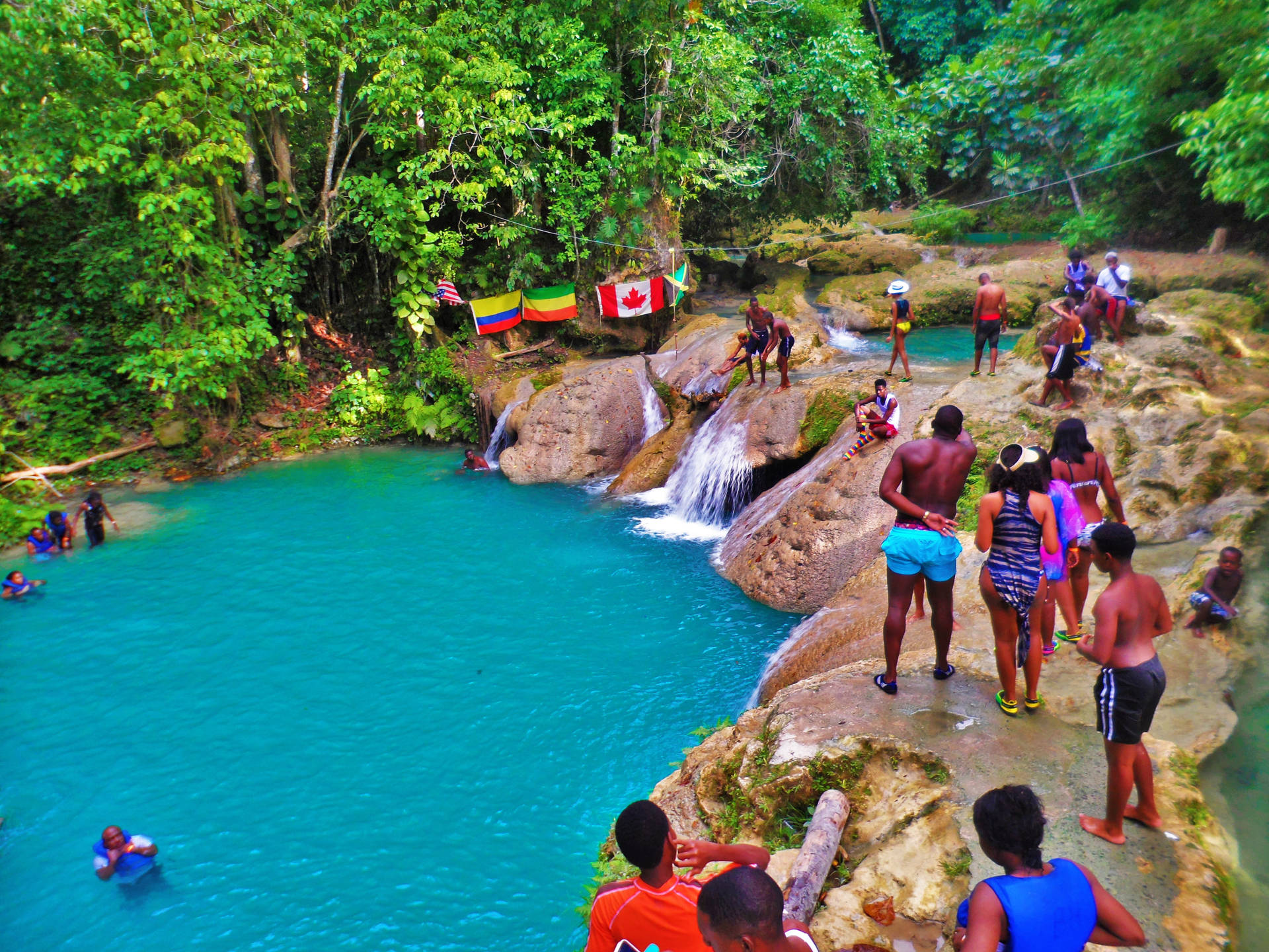 Jamaicamajestic Blue Hole - Agujero Azul Majestuoso De Jamaica Fondo de pantalla