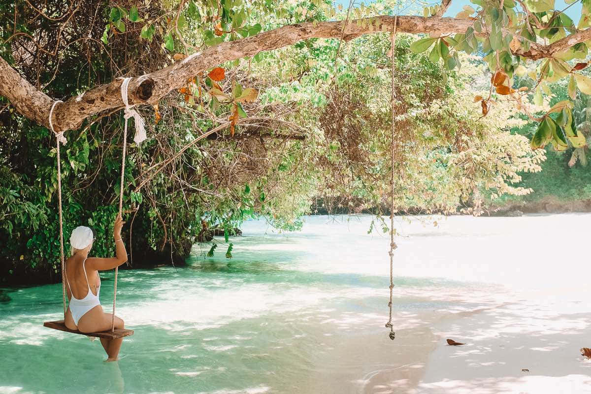 Relaxing Jamaican Beach Escape Wallpaper