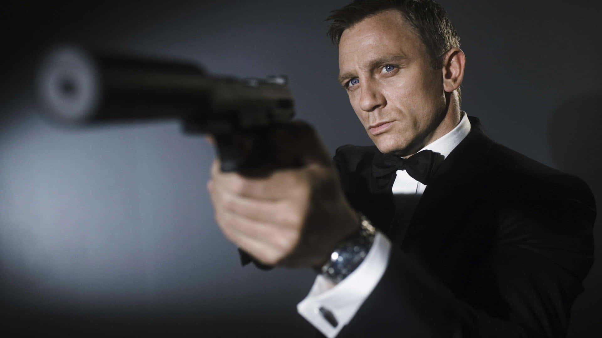 James Bond Action Pose4 K Wallpaper