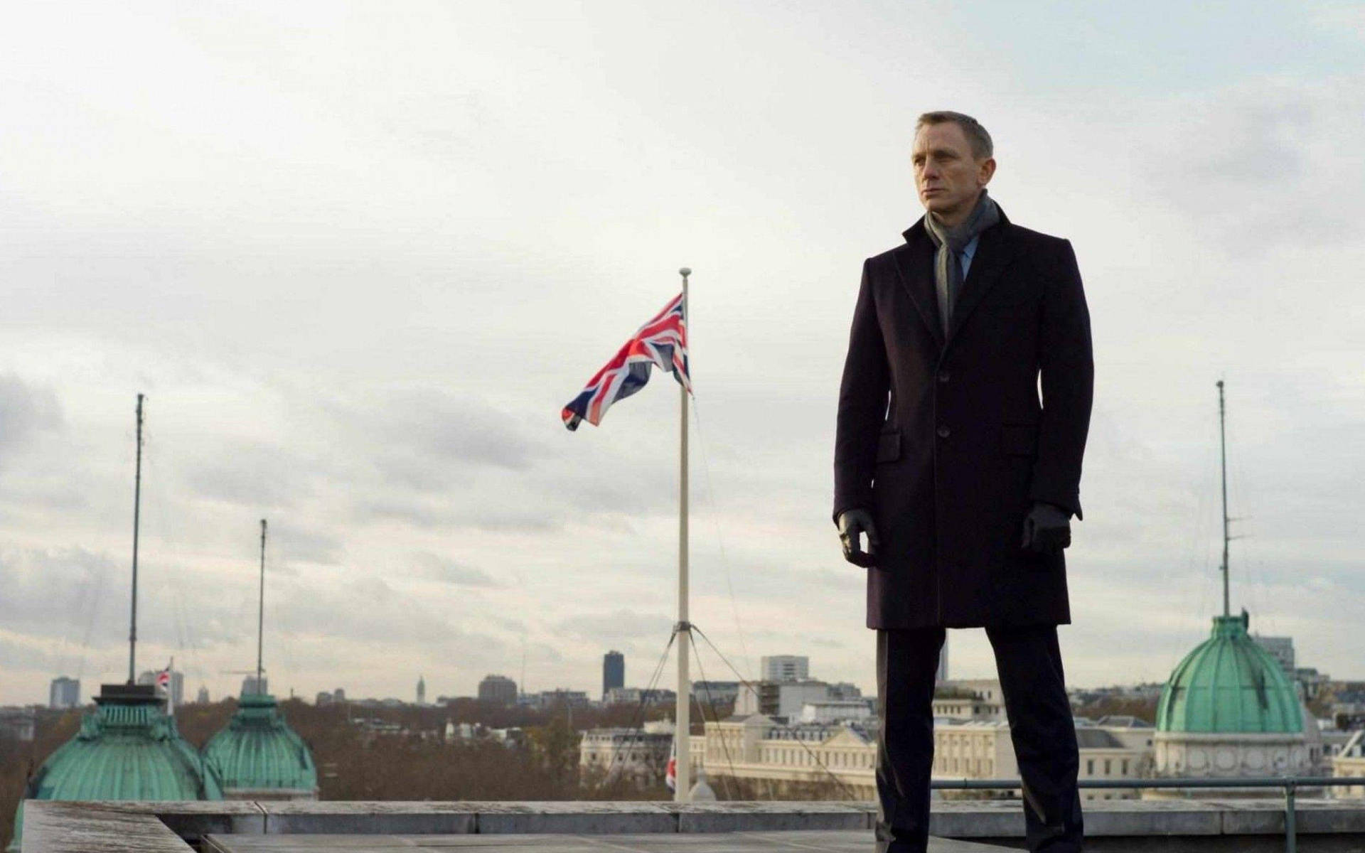 James Bond på taget om natten Wallpaper