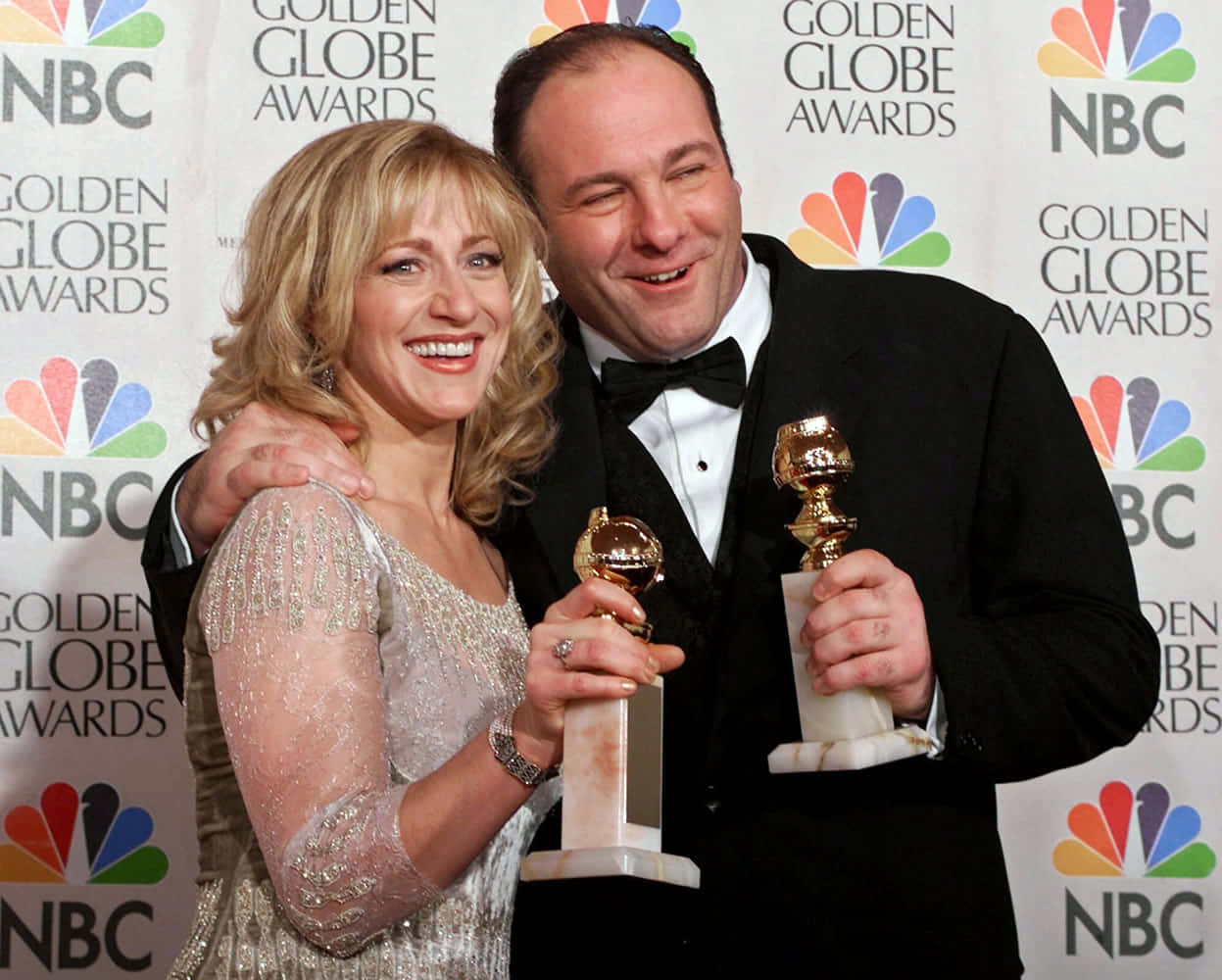 Actorjames Gandolfini Con Una Gorra De Santa Claus. Fondo de pantalla