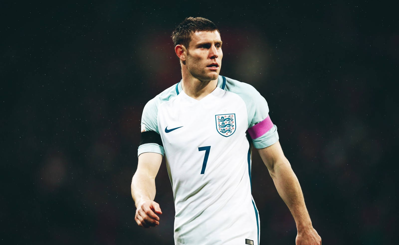 Jamesmilner Spelar För England. (this Would Be A Possible Phrase To Put On A Computer Or Mobile Wallpaper Featuring James Milner.) Wallpaper