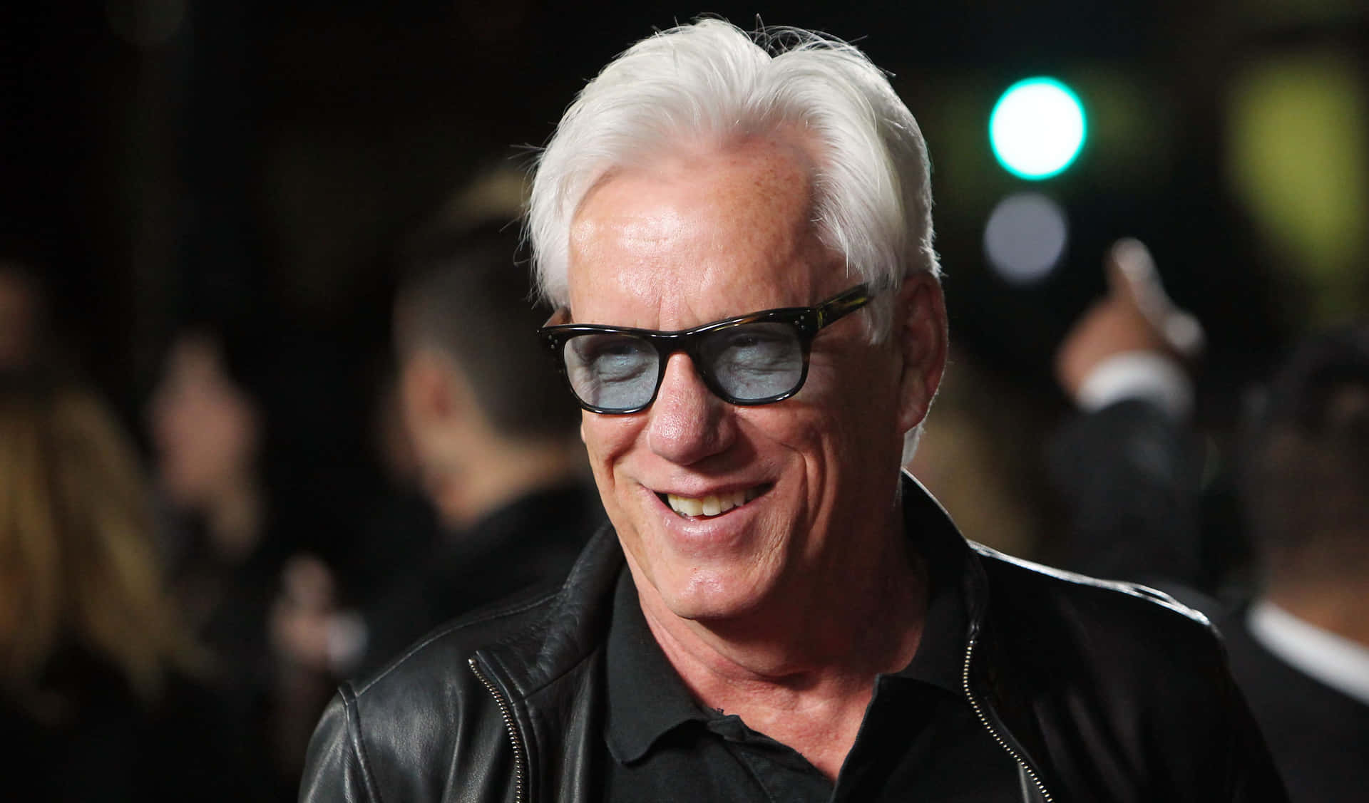 Jameswoods Is An American Actor And Producer Known For His Powerful Performances In Both Movies And Television Shows. Fondo de pantalla