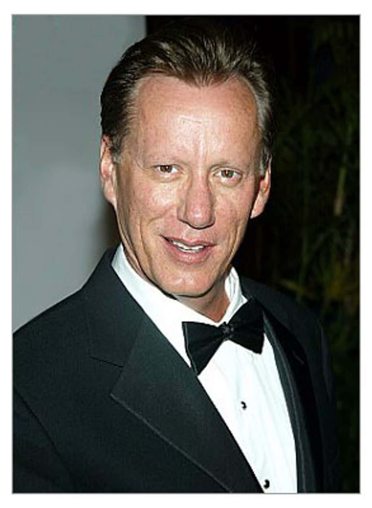 Jameswoods Is An American Actor, Voice Actor, And Producer. He Has Worked In Movies, Television Series, And Theater Plays. In Addition To His Acting Career, Woods Is Also Known For His Conservative Political Views And Activism. Fondo de pantalla