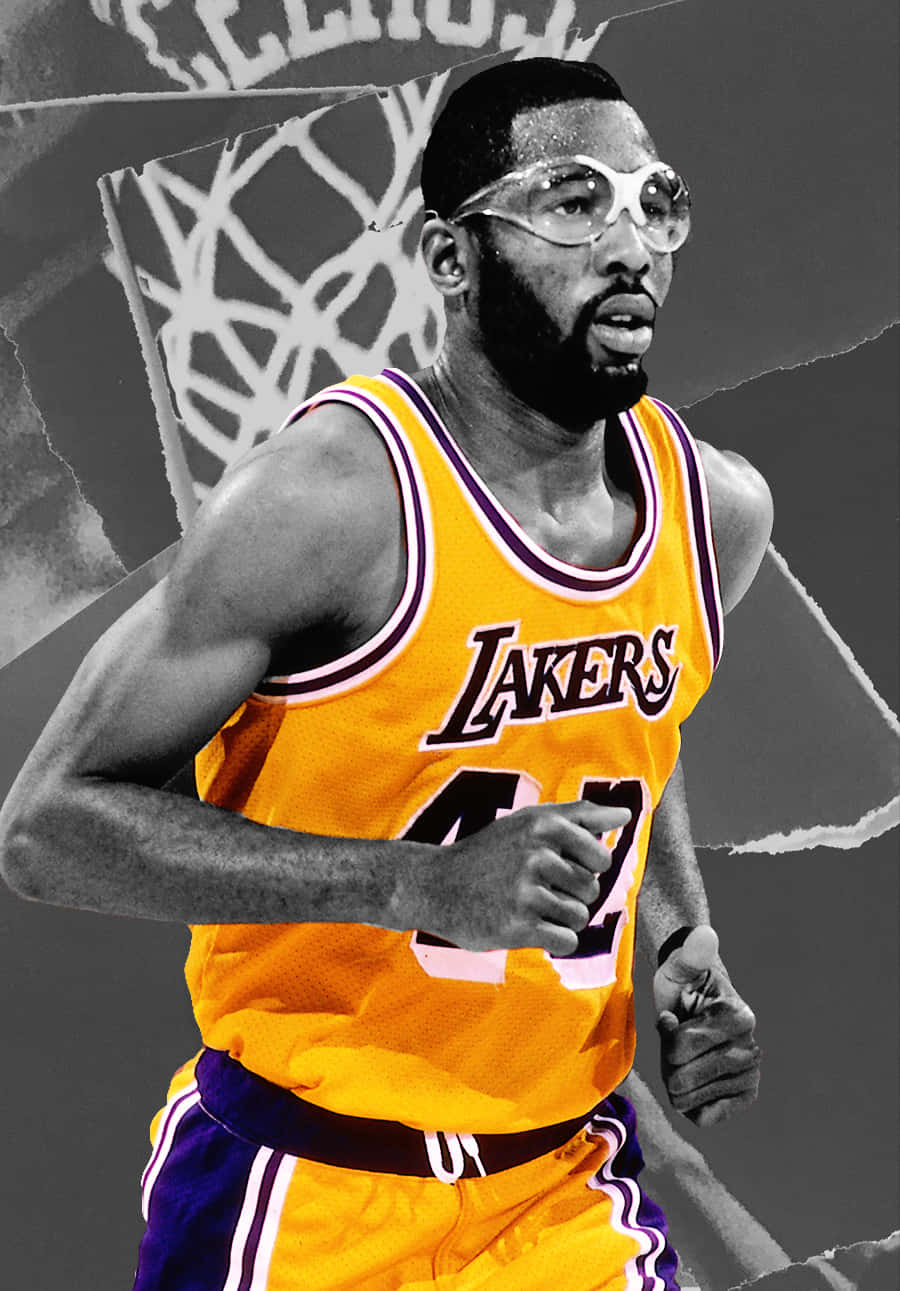 Fotografíaen Color Selectivo De James Worthy De Los La Lakers. Fondo de pantalla