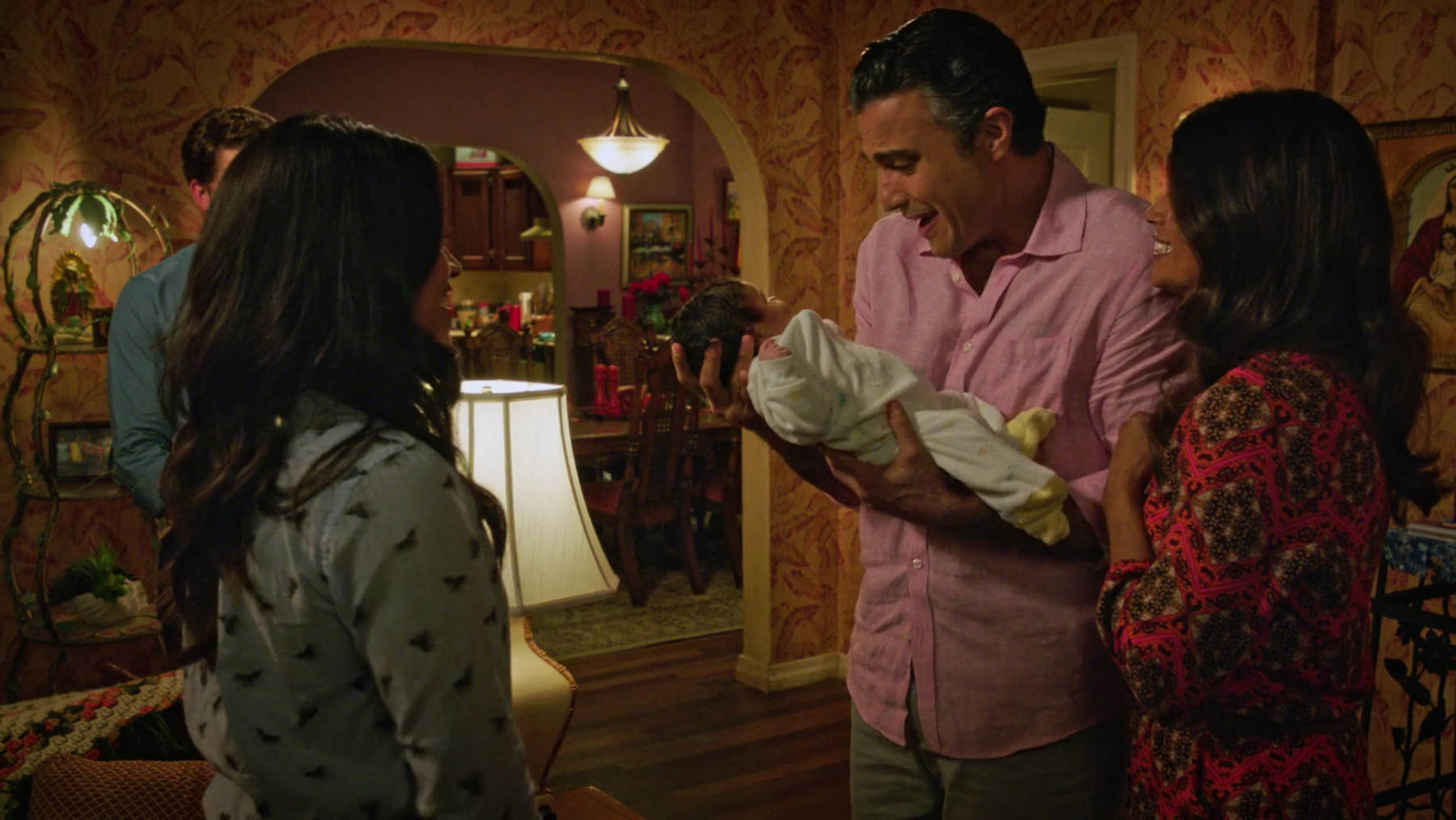 Janela Virgen Bebé Con Sus Abuelos Rogelio Y Xiomara. Fondo de pantalla