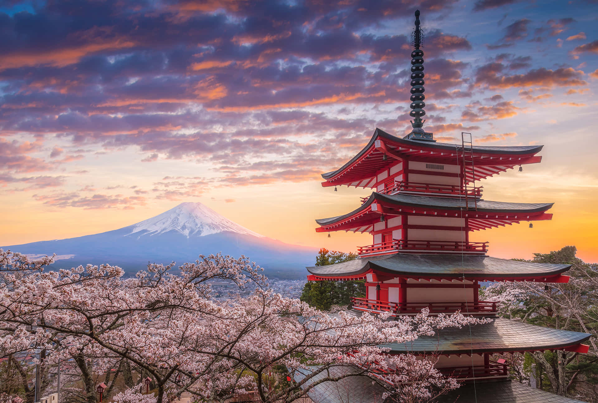 Erfrischenderblick Auf Den Mount Fuji Und Den Yamanaka-see, Japan.