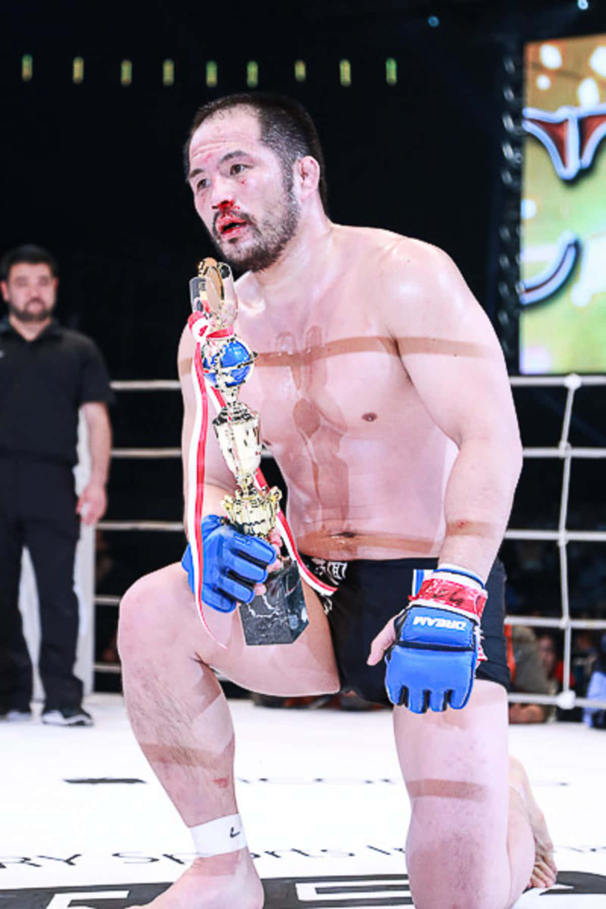 Japanese MMA Fighter Hayato Sakurai Bloody Face Wallpaper