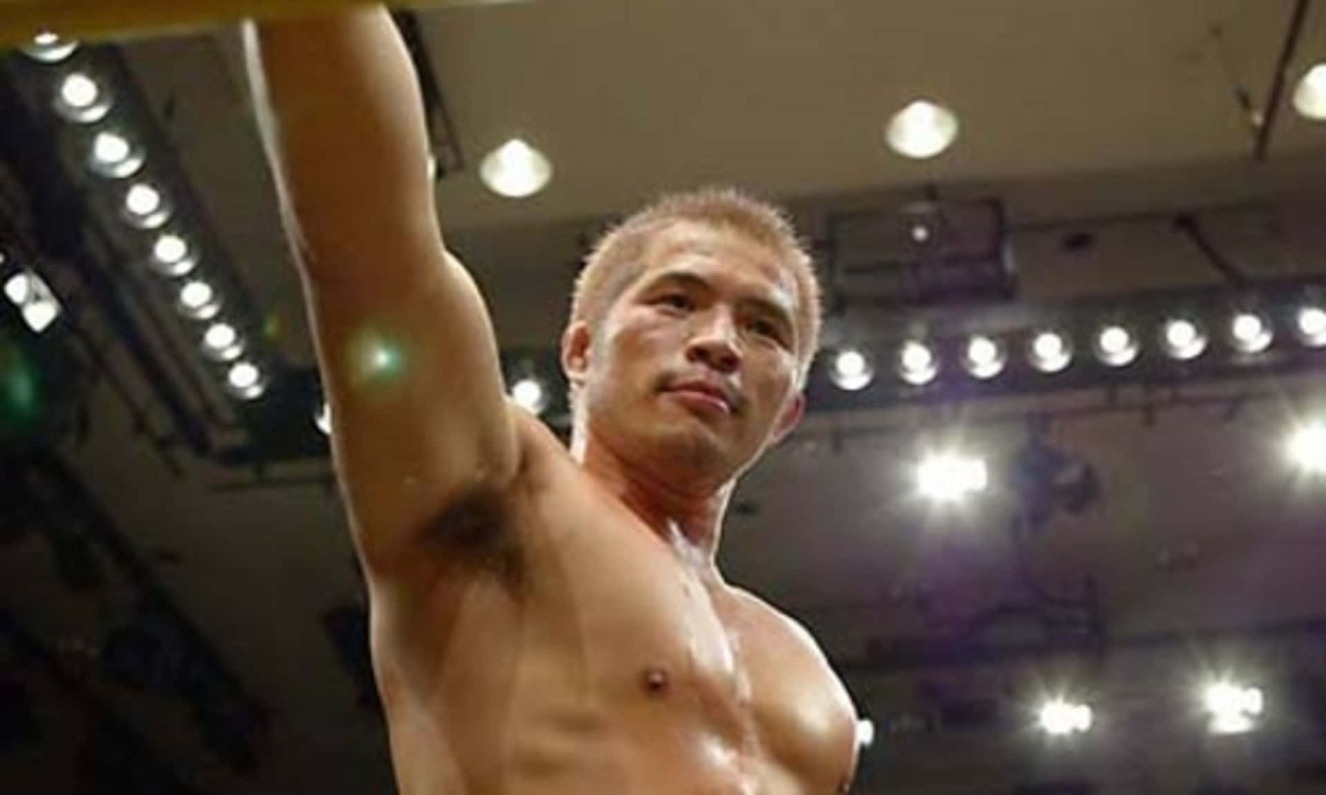 Japansk MMA Fighter Hayato Sakurai Lav Vinkel Skud Desktop Wallpaper Wallpaper