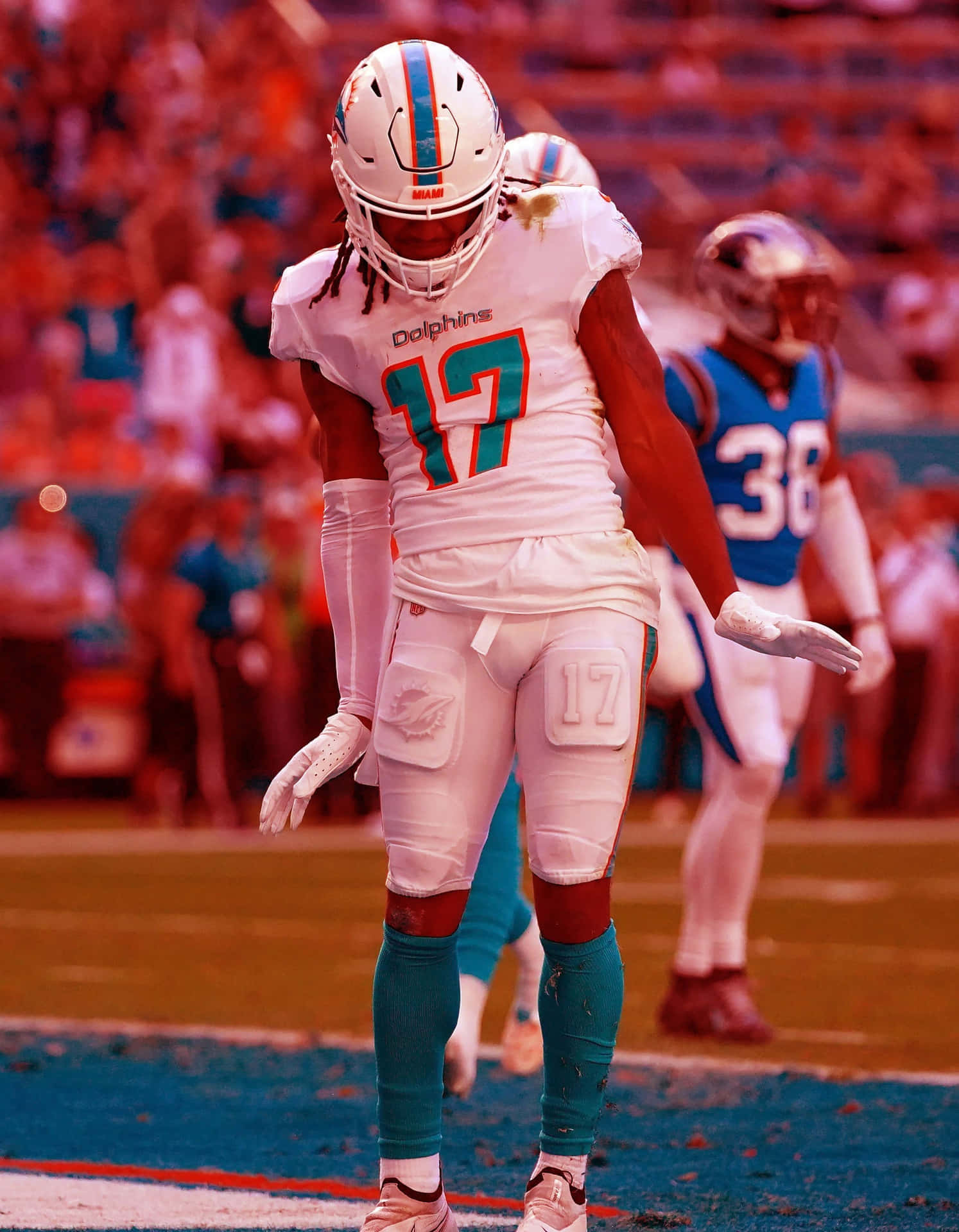 Jaylen Waddle Miami Dolphins Celebration Wallpaper