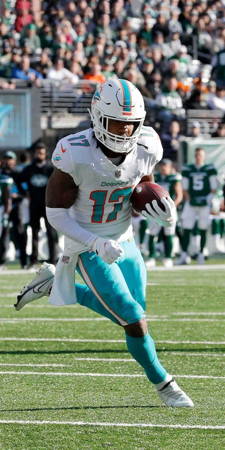 Jaylen Waddle Miami Dolphins Game Action Wallpaper