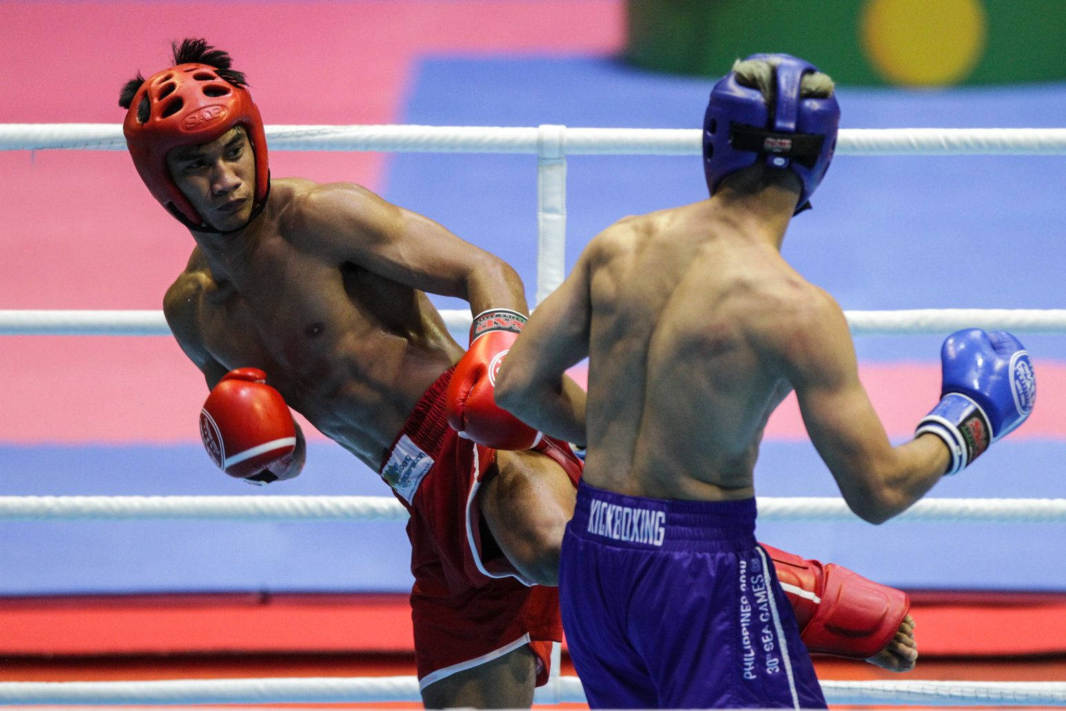Jean Claude Saclag Versus Mohammed Bin Mahmoud Kickboxing Match Wallpaper