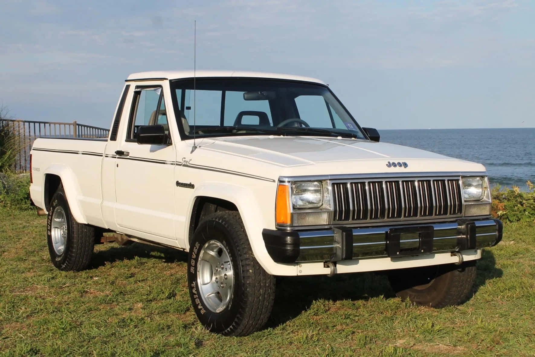 Robust Jeep Comanche Erobrer Off-road Terrenget Bakgrunnsbildet