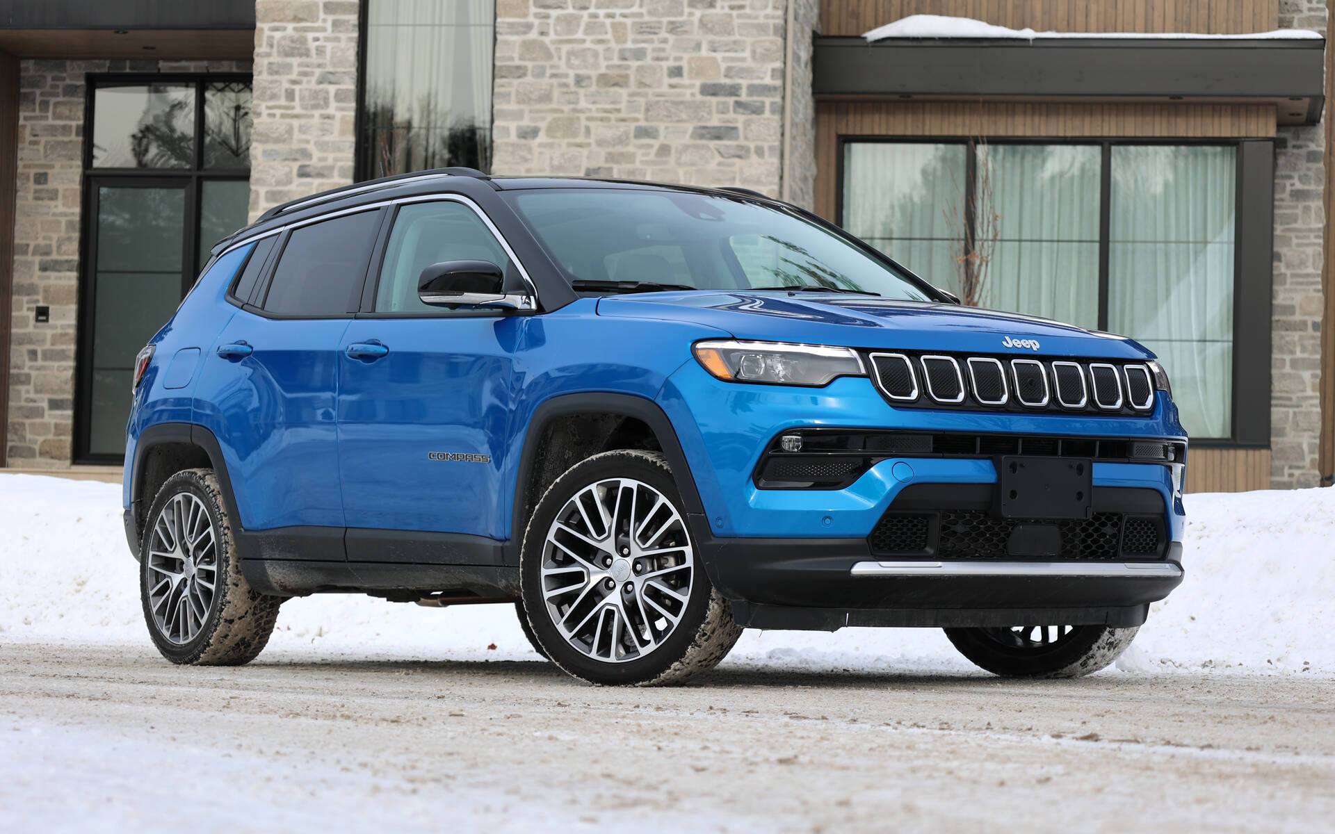 Jeep Compass Blue Aesthetic With Snow Wallpaper
