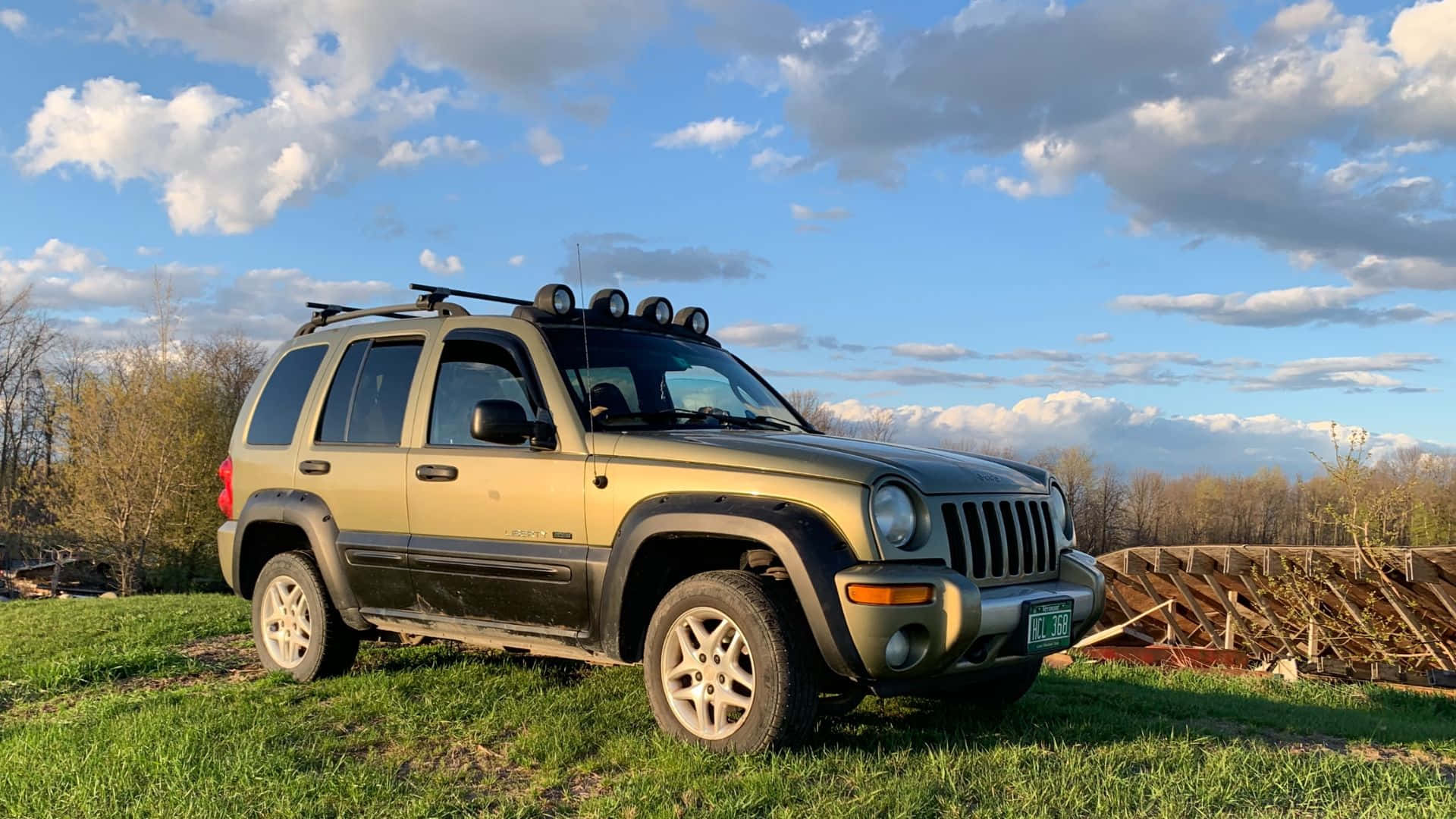 Aventuralista: Jeep Liberty Suv Fondo de pantalla