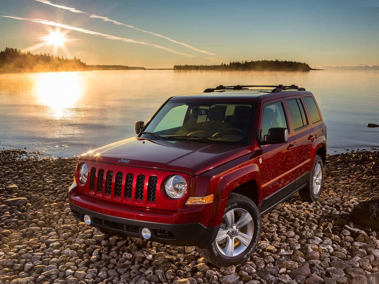 Stunning Jeep Patriot off-road adventure Wallpaper