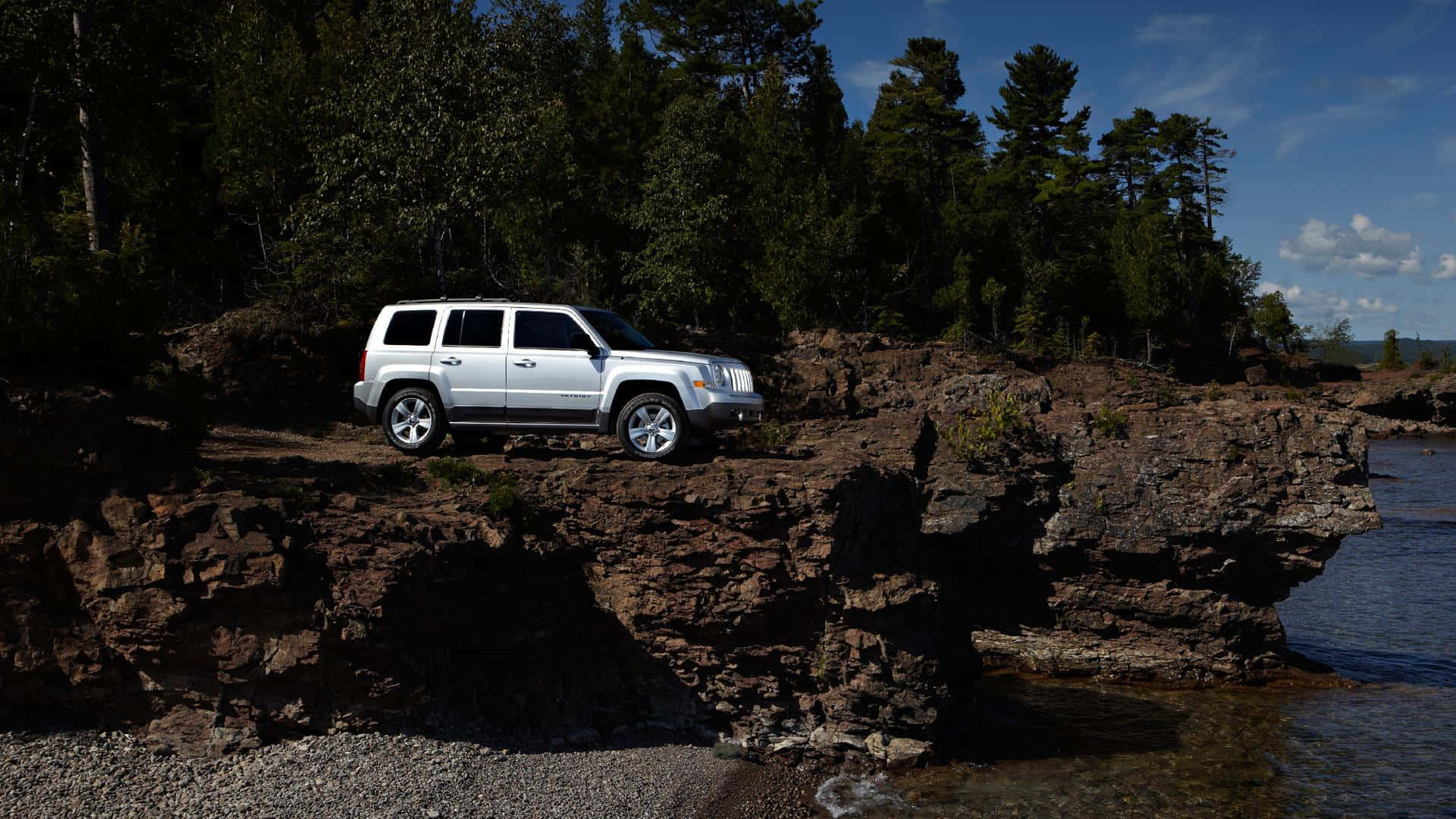 Légende : Jeep Patriot - Aventure Déchaînée Fond d'écran