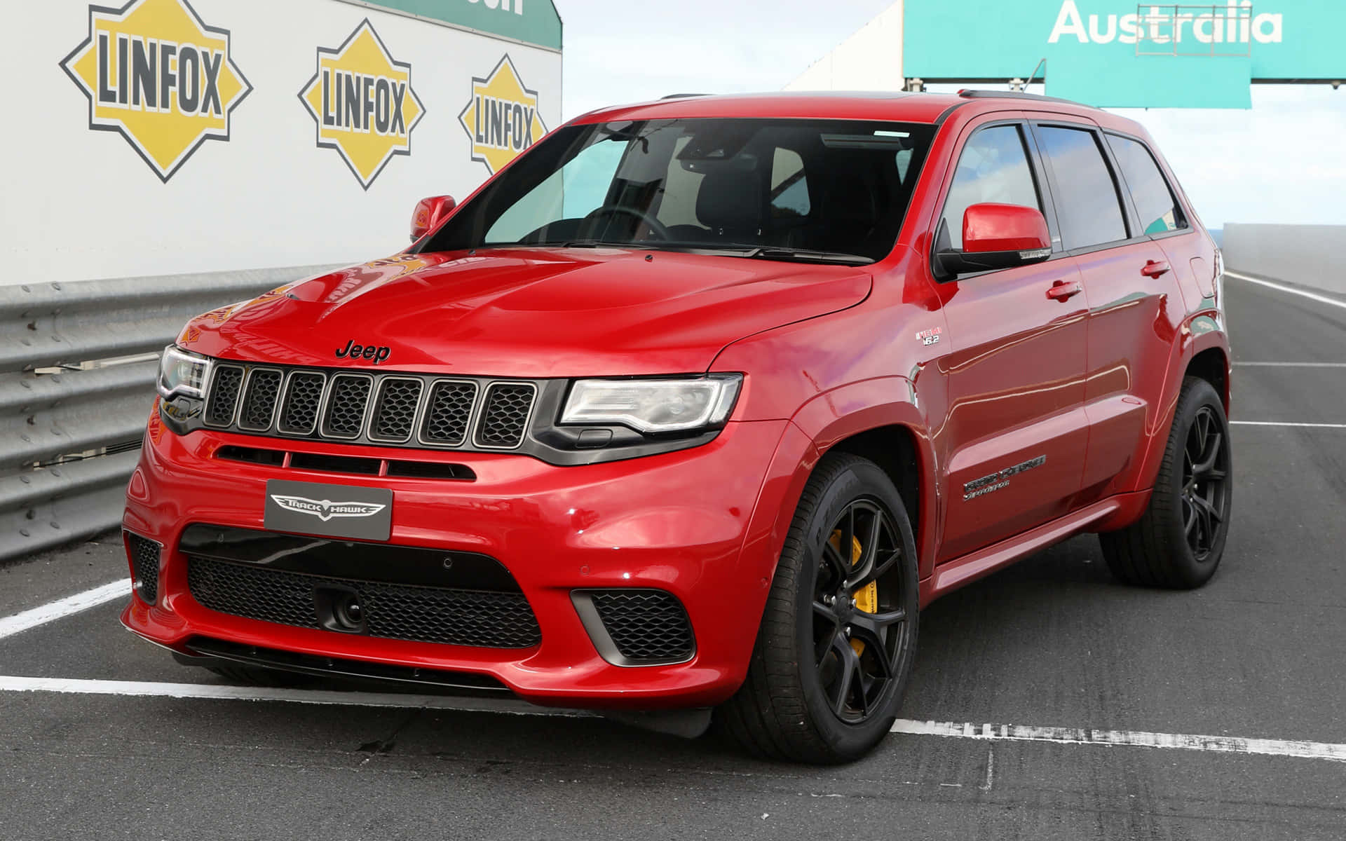 "Taking performance to the extreme with the Jeep Trackhawk" Wallpaper