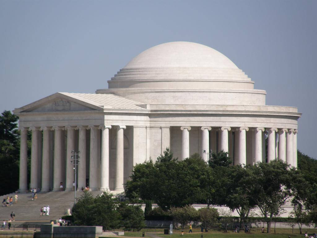 Jefferson Memorial Side Perspective Picture