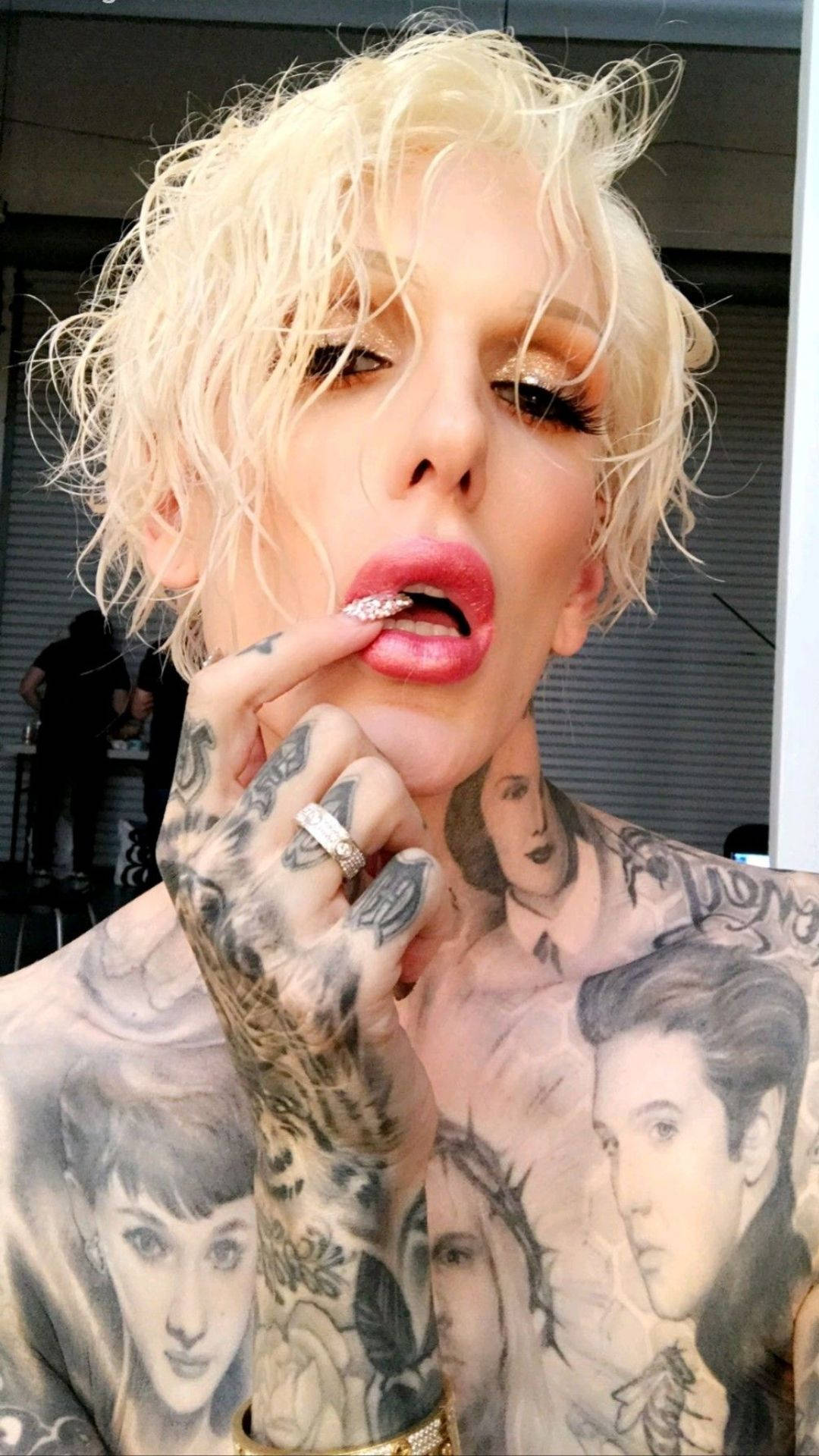 Jeffreestar Tatueringar (note: No Translation Is Needed In Swedish, As The Phrase Remains The Same) Wallpaper