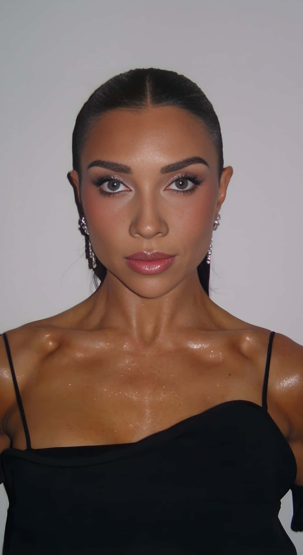 Jenna Johnson Elegant Portrait Wallpaper