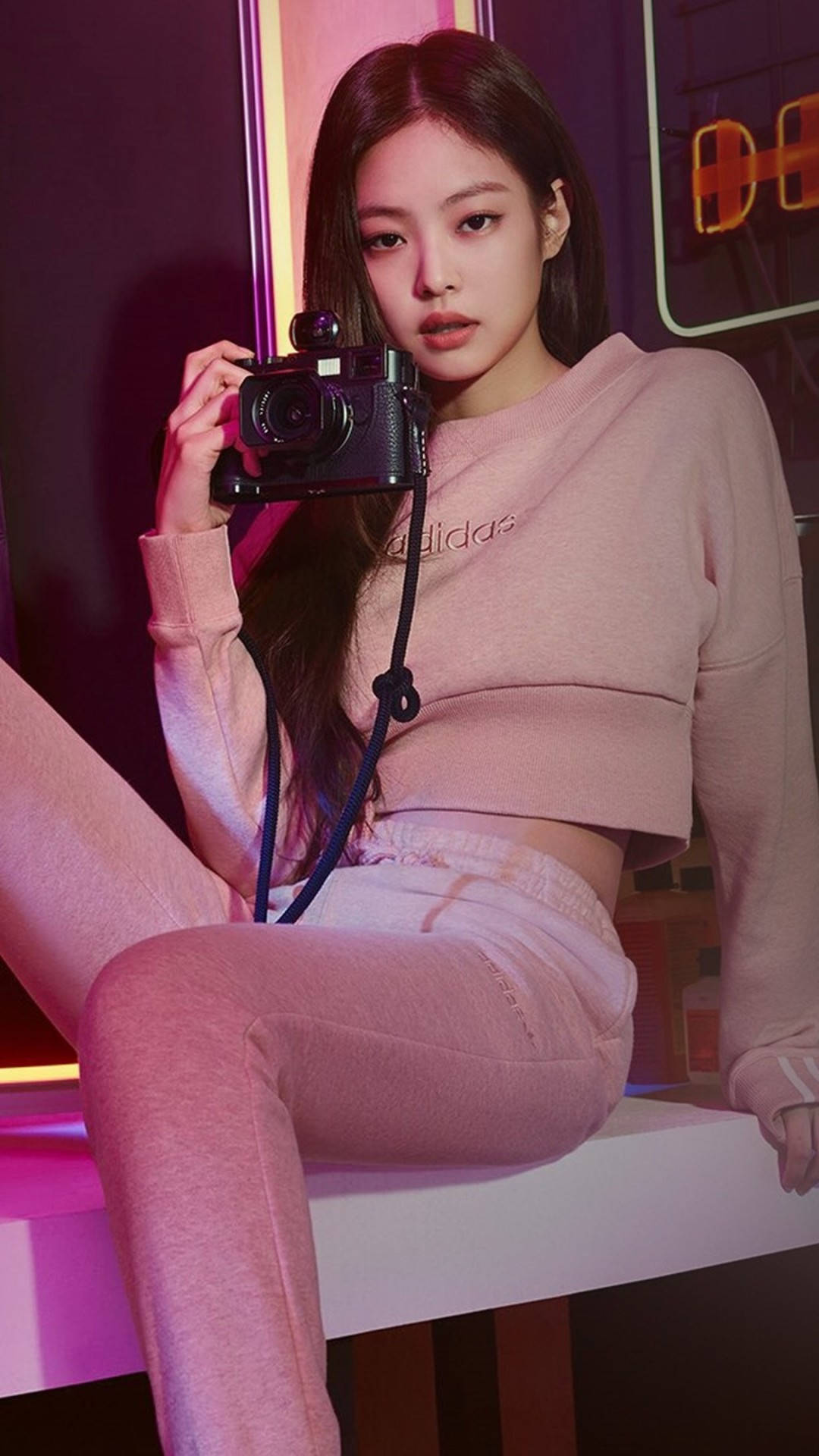 Jennie Kim And Her Digital Camera Background