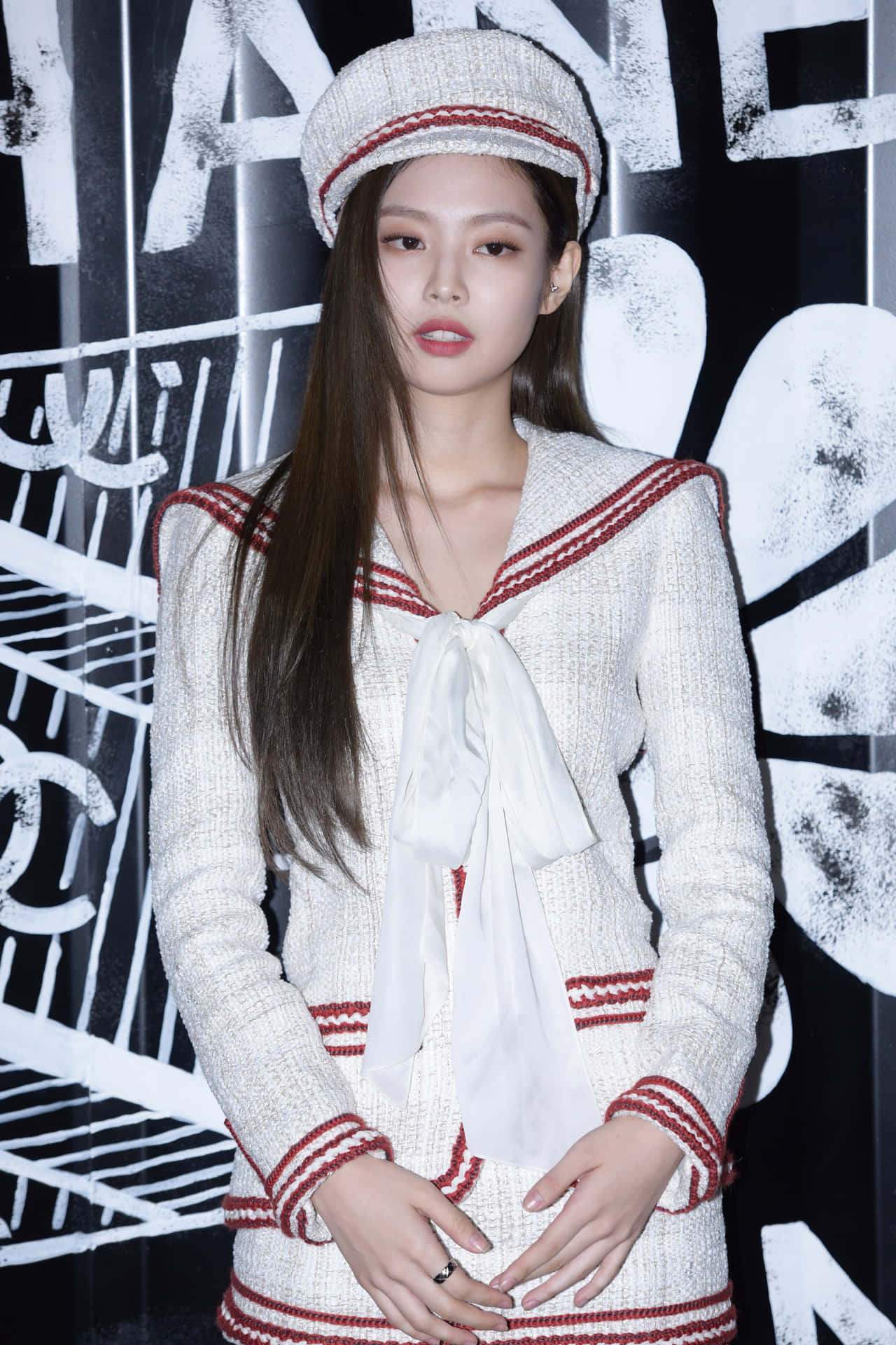 Jennie Kim In White Fashion Picture