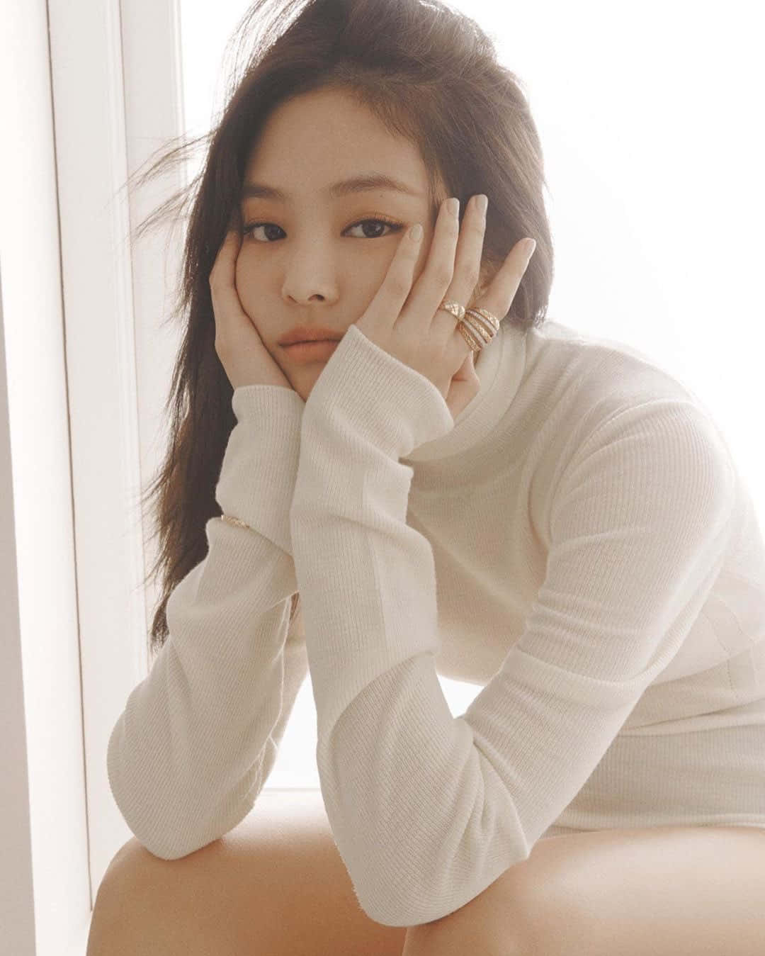 Cozy-Looking Jennie Picture