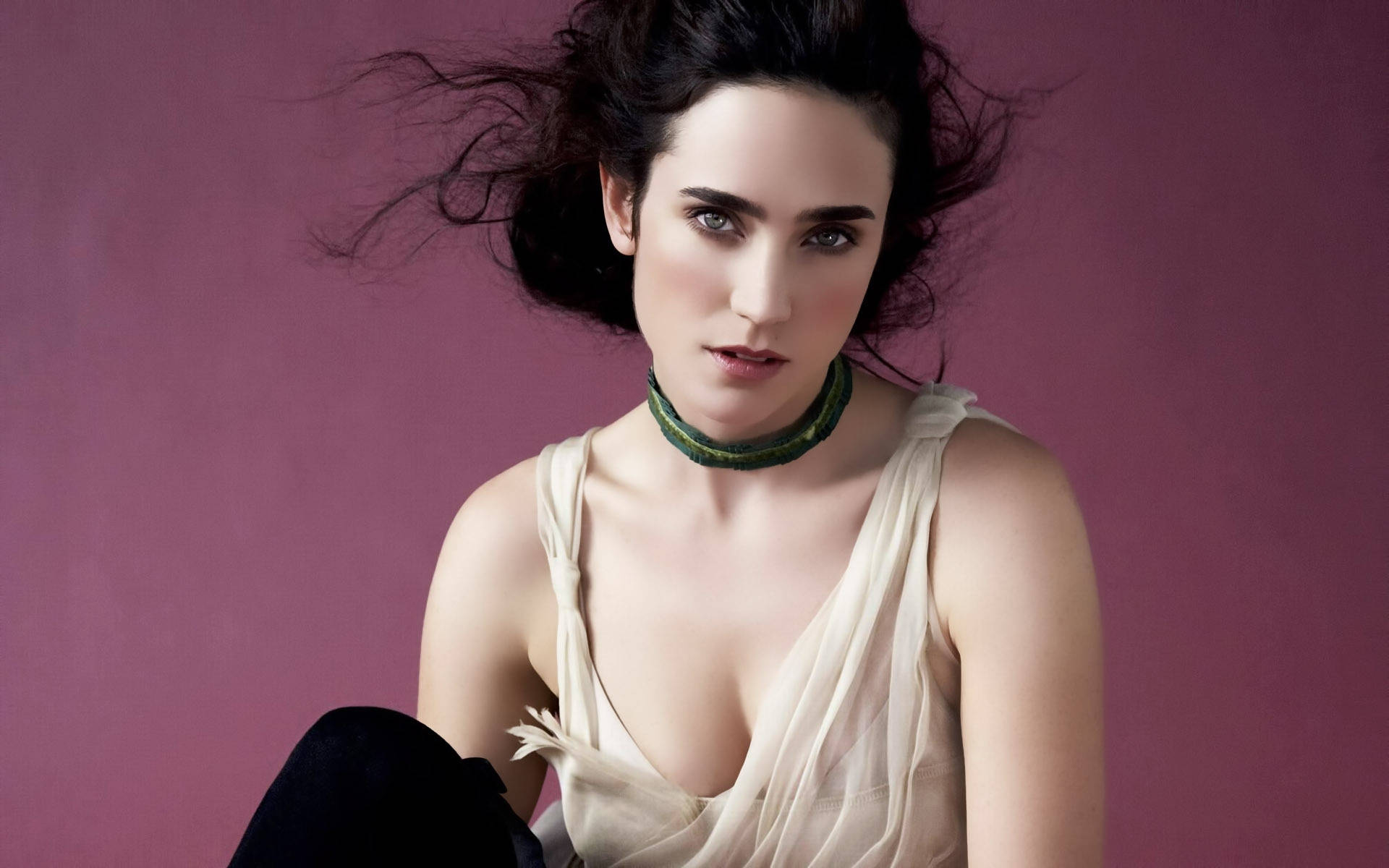 Download Jennifer Connelly Long Curly Hair Wallpaper