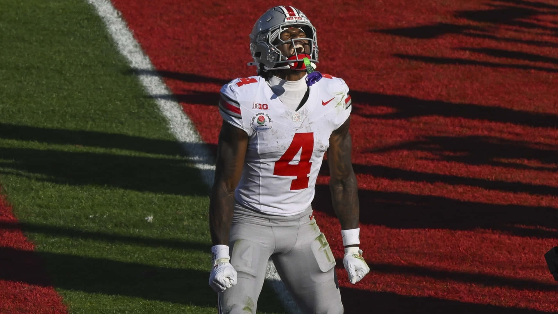 Jeremiah Smith En Acción De Fútbol Fondo de pantalla