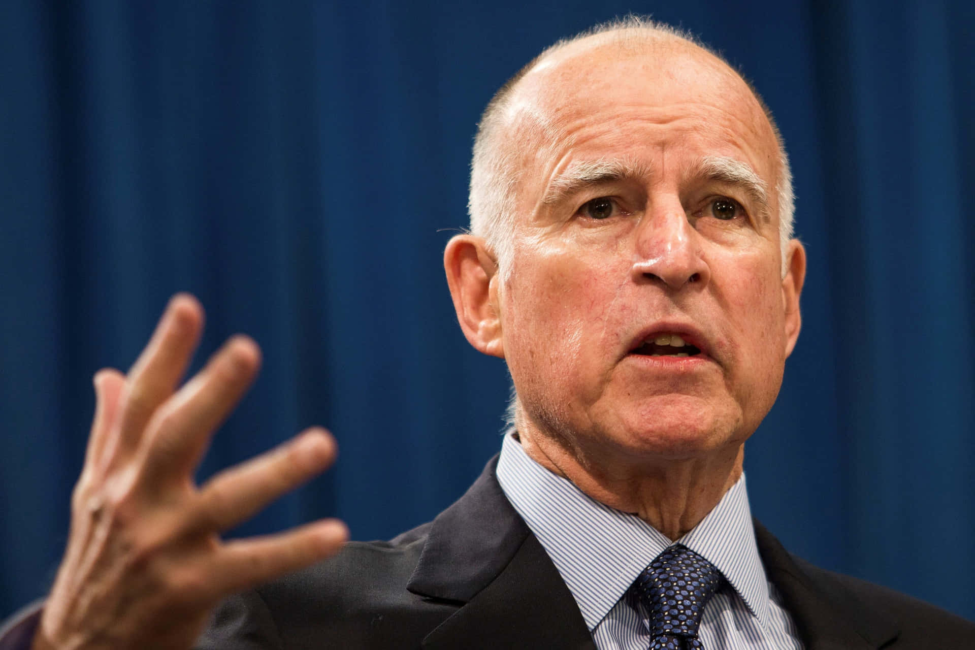 Download Jerry Brown speaking passionately in California Wallpaper ...