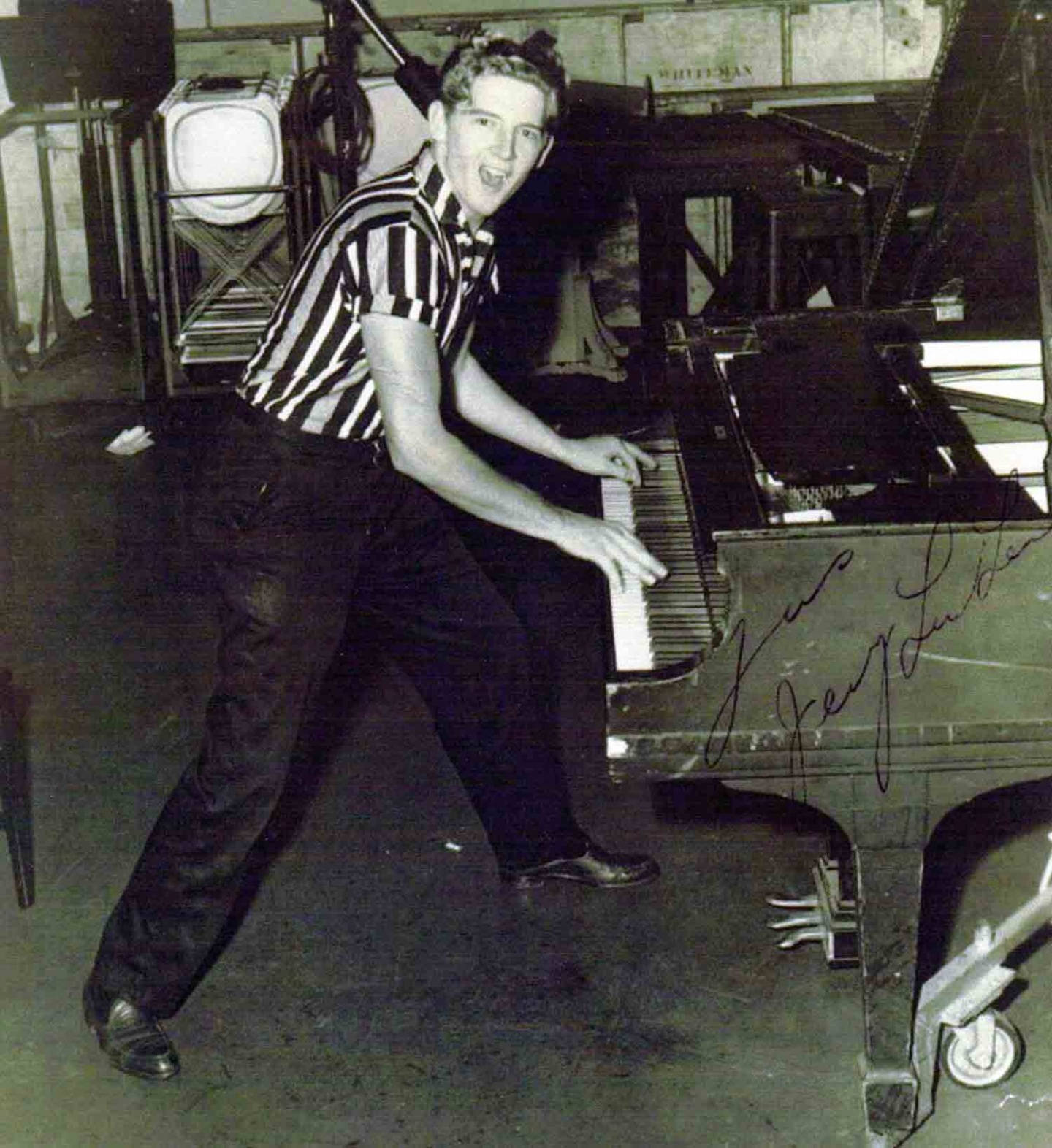 Jerry Lee Lewis Happily Singing Signature