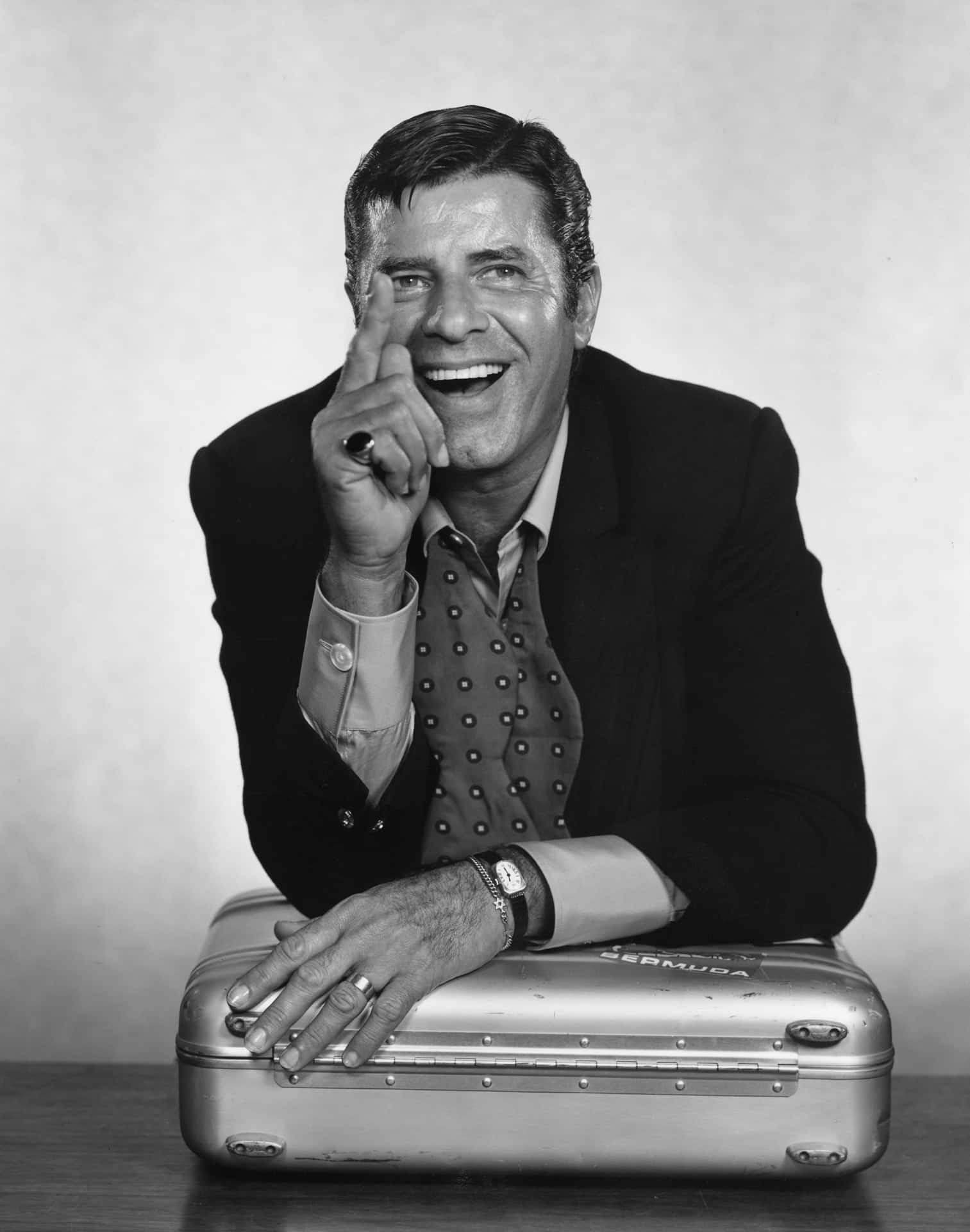 Legendary Comedian Jerry Lewis in his Prime Wallpaper