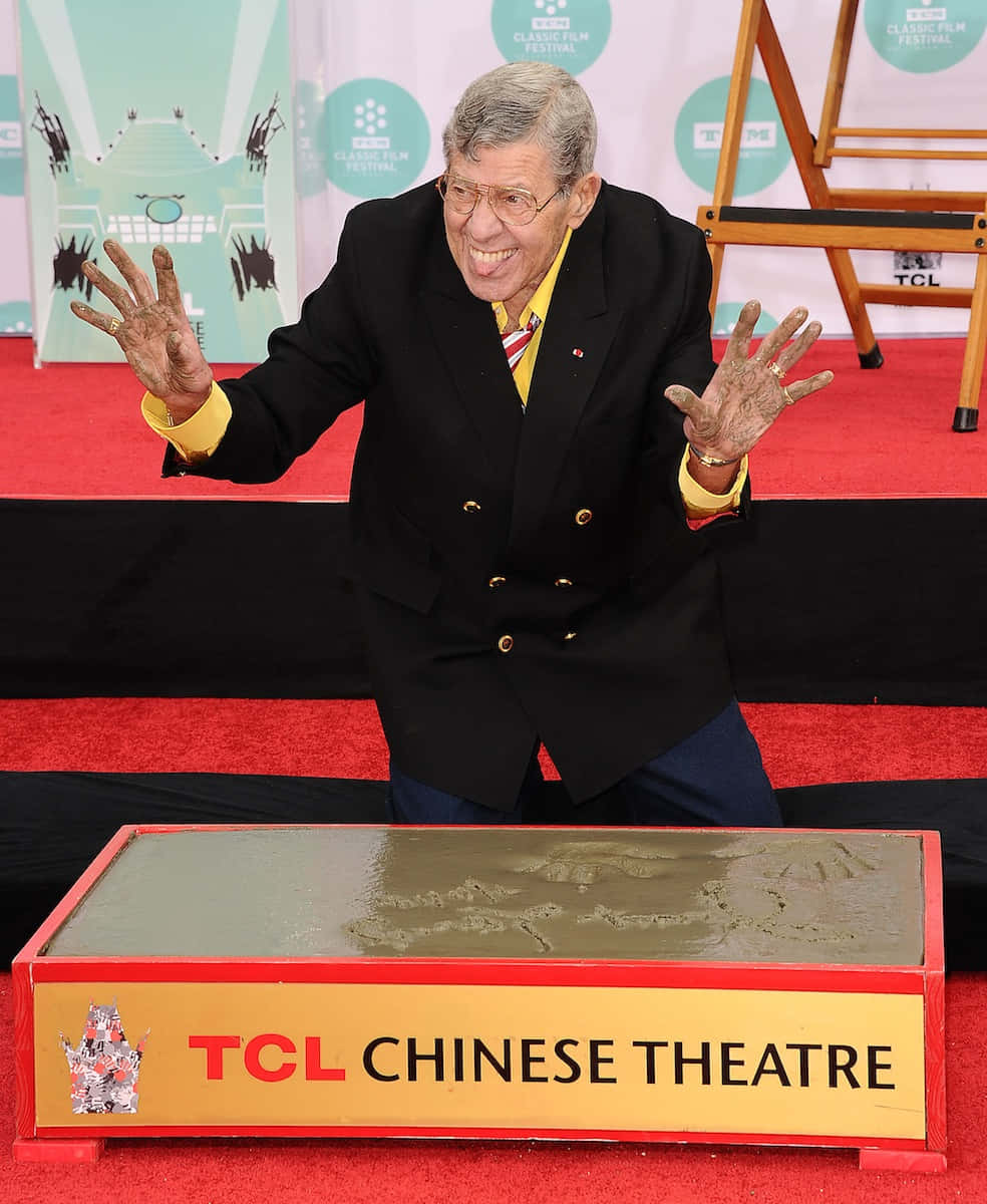 Jerry Lewis' Radiating Charm Wallpaper