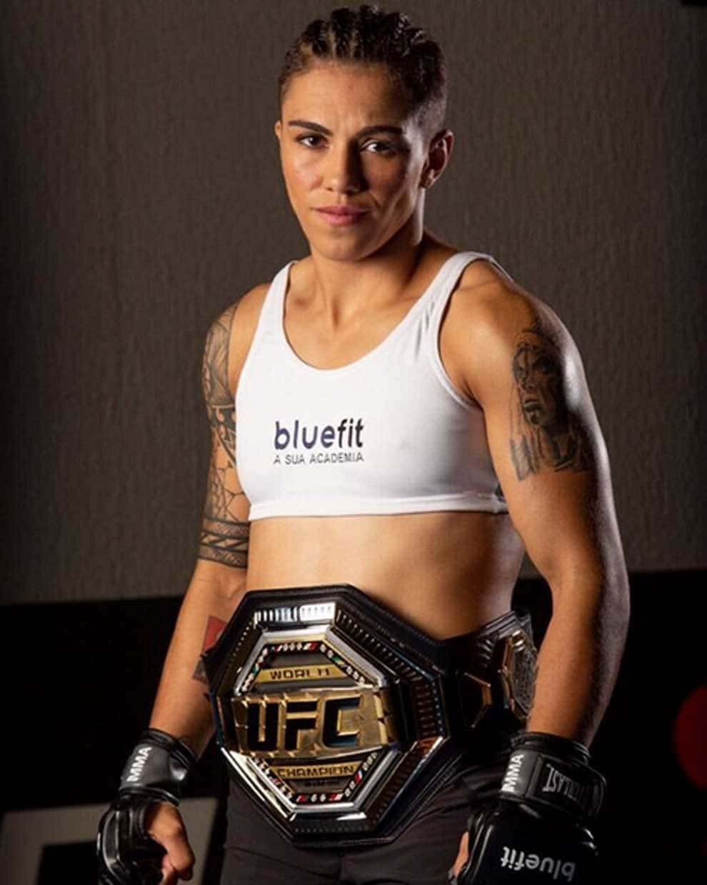 Jéssica Andrade With Championship Belt Wallpaper