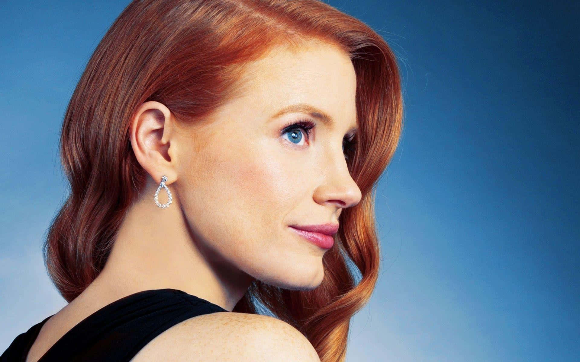 Jessica Chastain Posing Elegantly Wallpaper