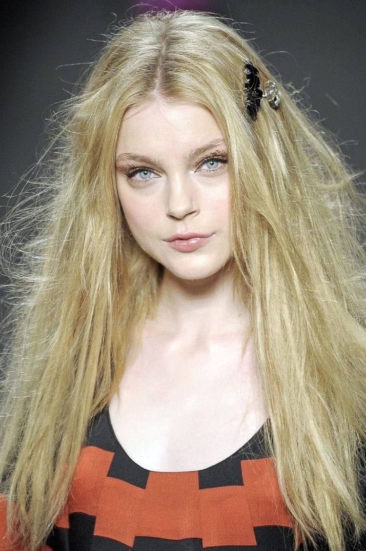 Jessica Stam Messy Hairstyle Tapet Wallpaper