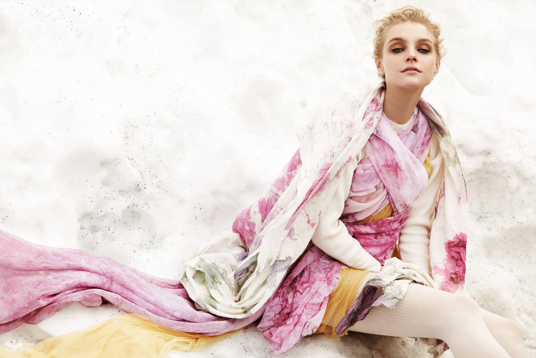 Jessica Stam White And Pink Outfit