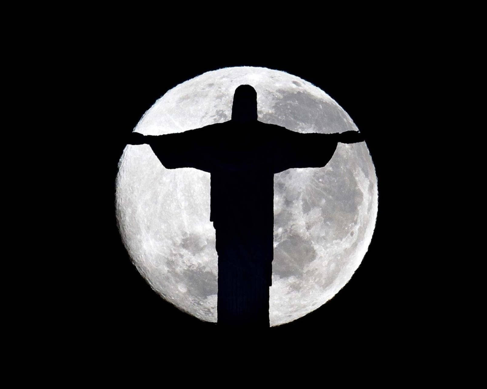 Jesus Aesthetic Moon