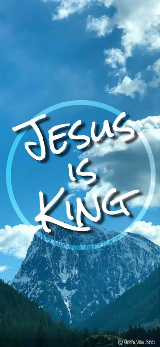 Logode Jesus Is King En La Montaña Fondo de pantalla