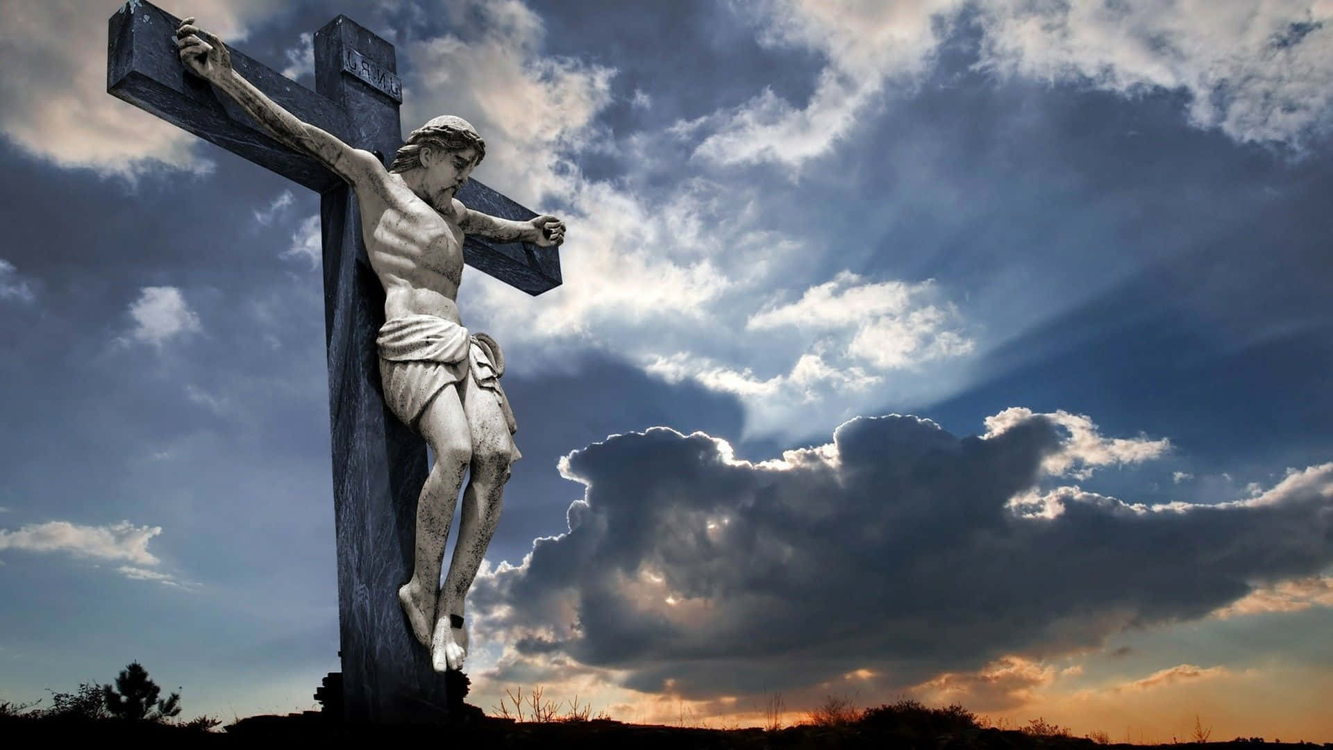 Jesus On The Cross With Thick Clouds Pictures