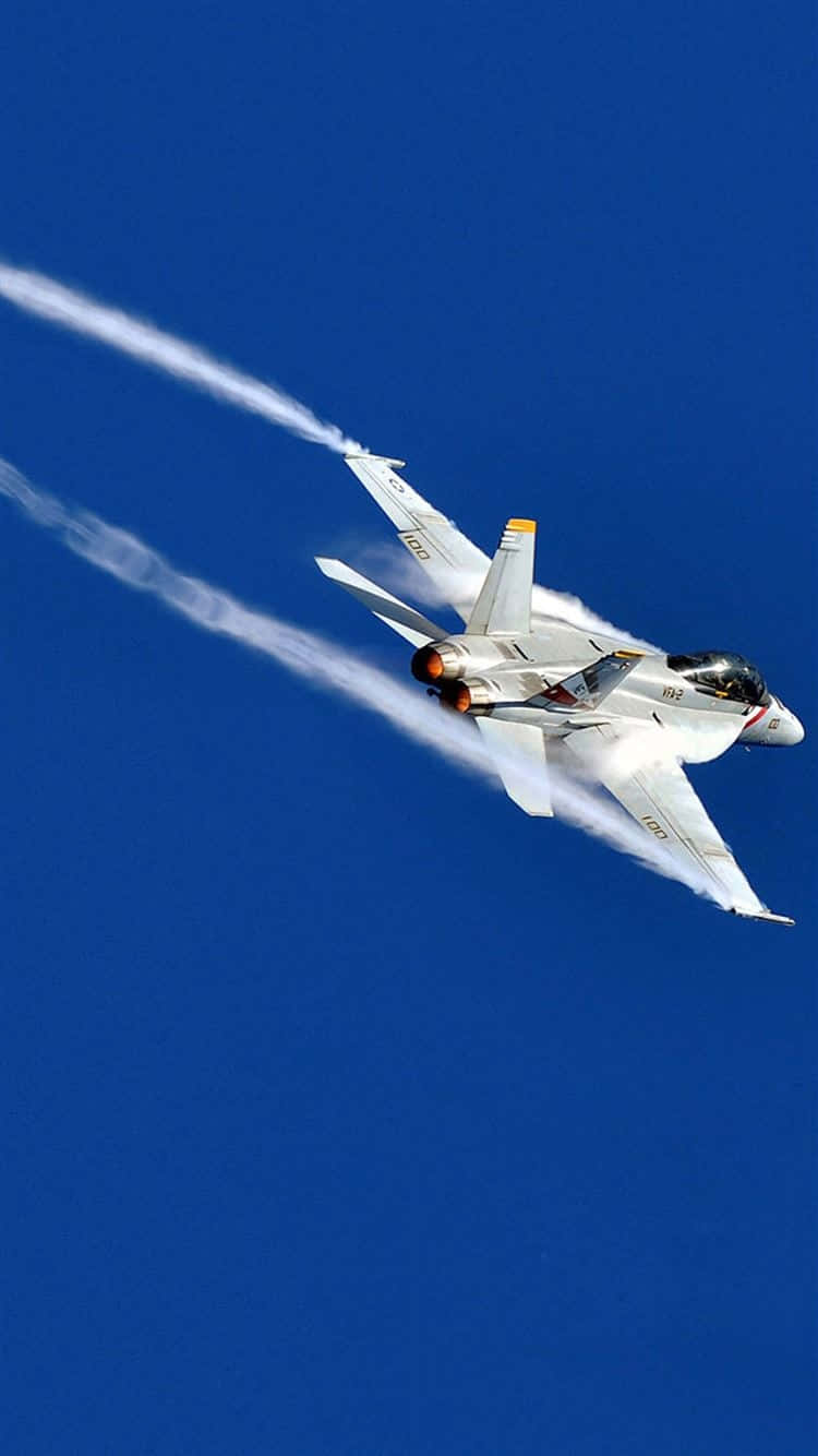 Jet_ Fighter_ Maneuvering_ With_ Contrails Wallpaper