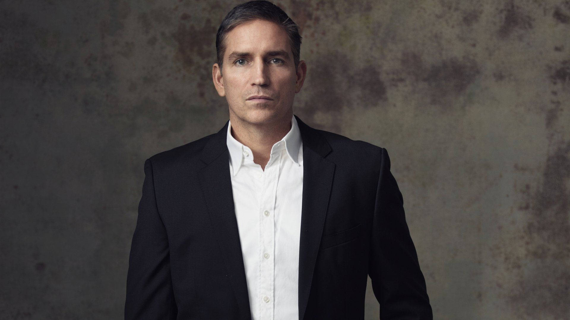 Jim Caviezel As A Special Forces Soldier Wallpaper