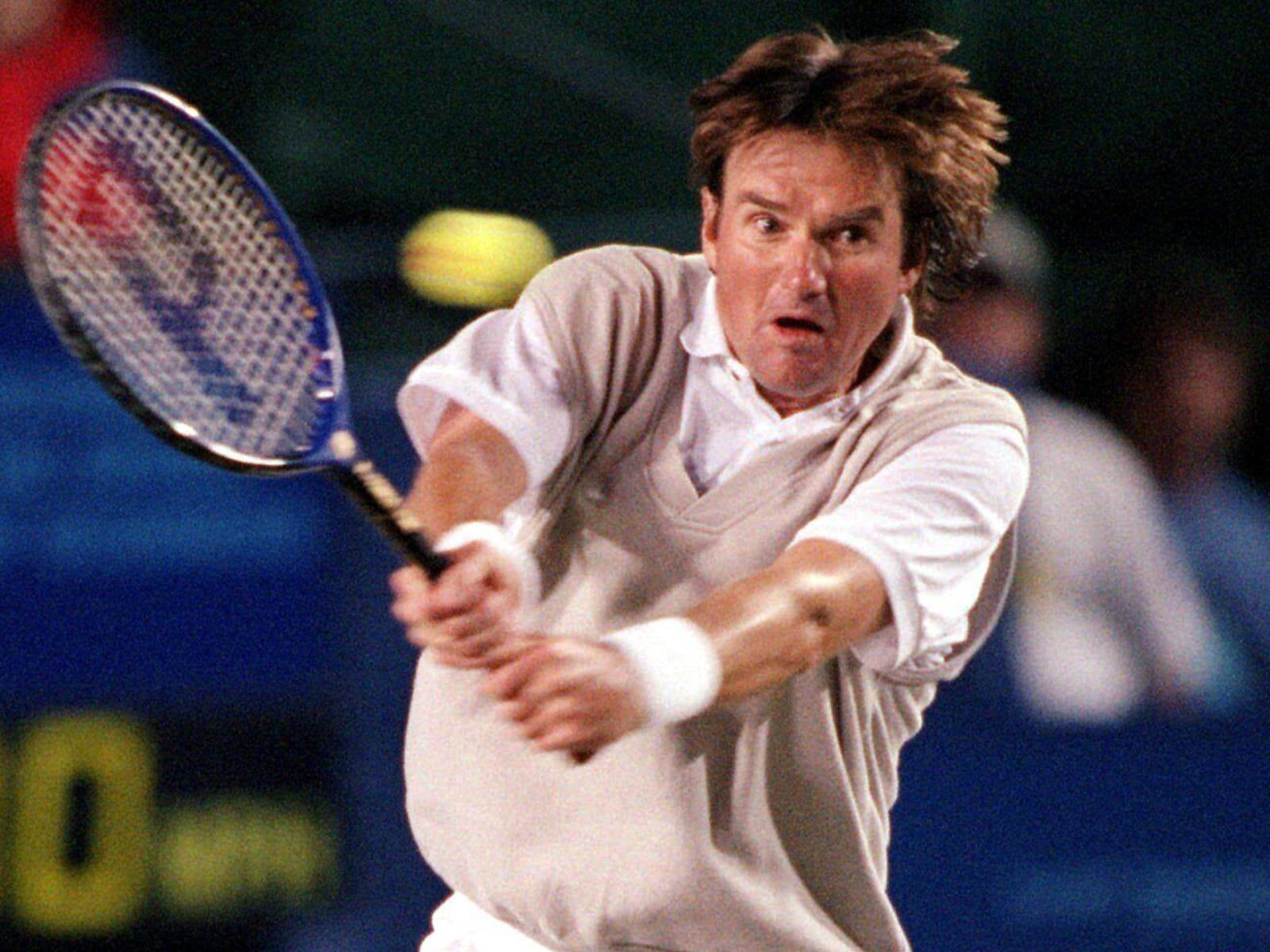 Jimmyconnors Tar Emot Bollen. (this Sentence Doesn't Make Sense As A Computer Or Mobile Wallpaper Description. Can You Provide A Different Sentence For Me To Translate?) Wallpaper