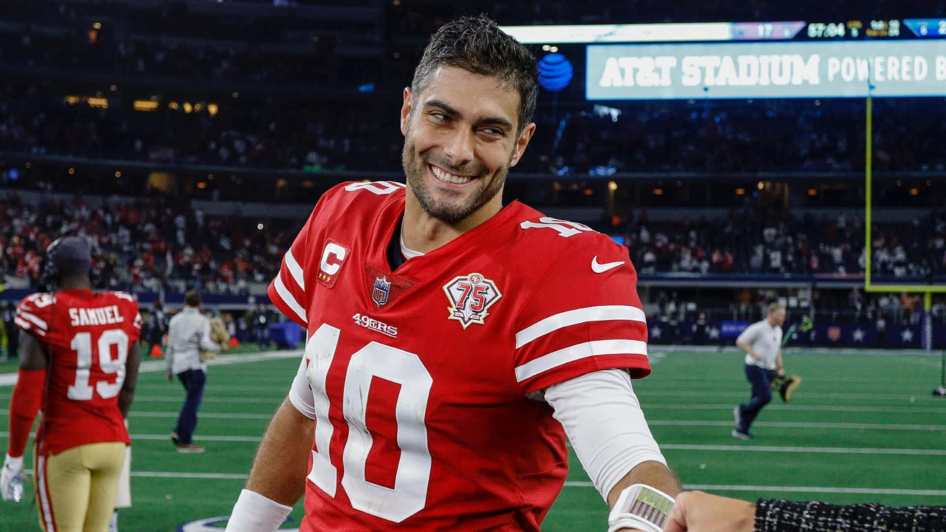 Jimmy Garoppolo In Actie Op Het Voetbalveld Achtergrond