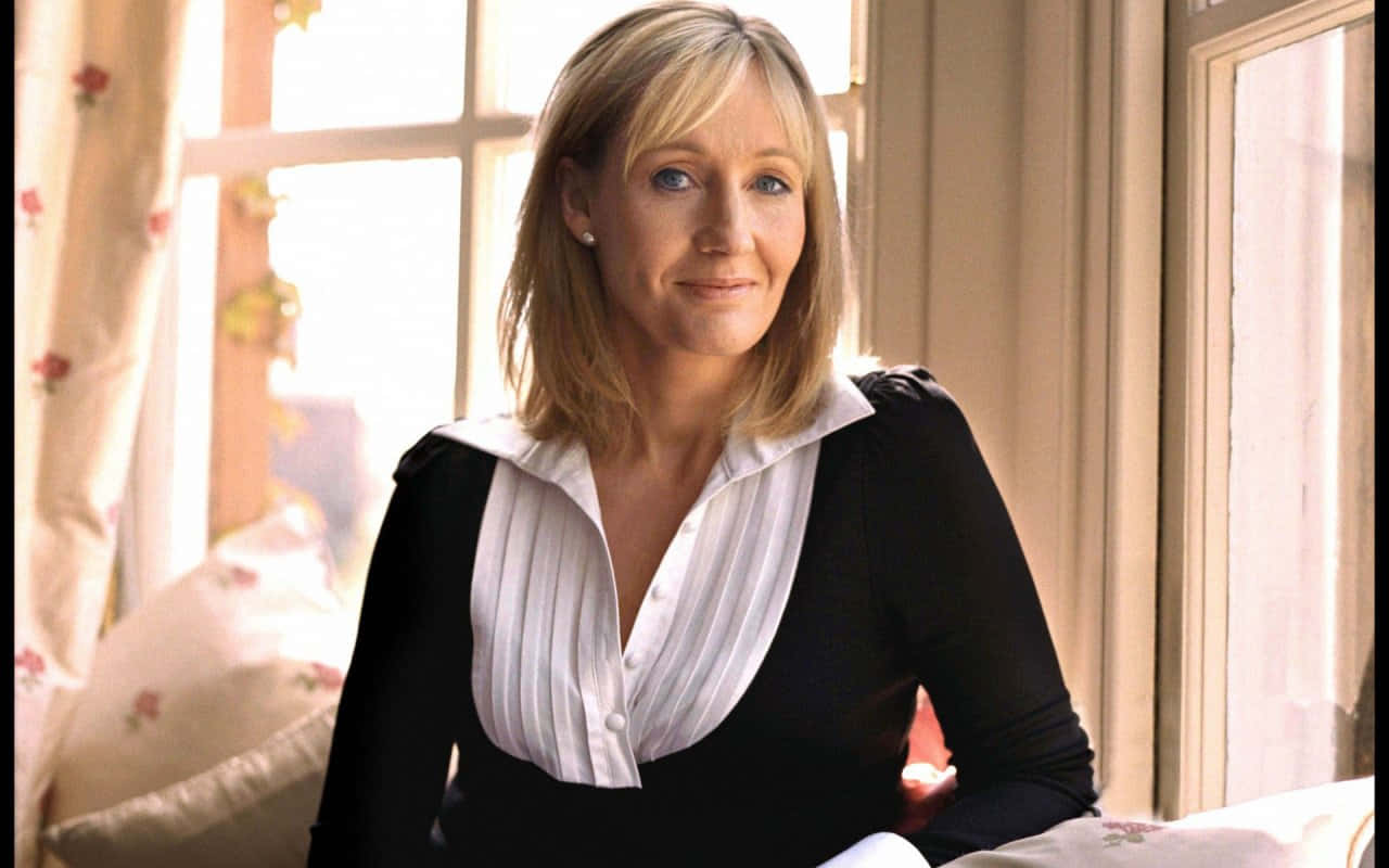 Jk. Rowling, Prolífica Autora Y Creadora De Harry Potter Fondo de pantalla