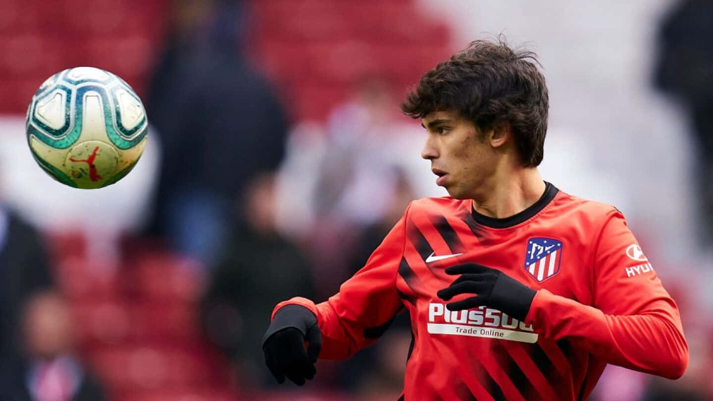 Joao Felix Atletico Madrid Focusedon Ball Wallpaper