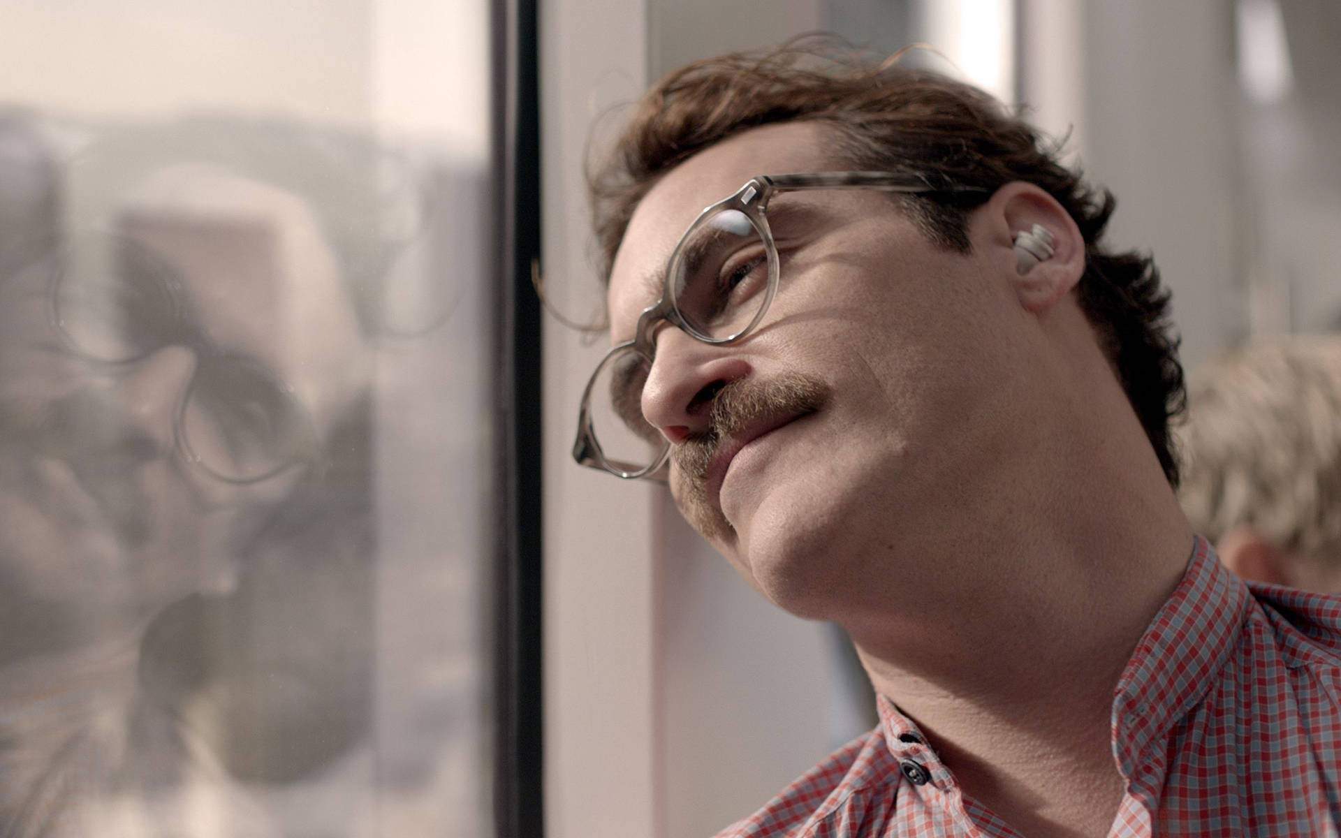 Joaquin Phoenix as Theodore Twombly in the movie "Her" Wallpaper