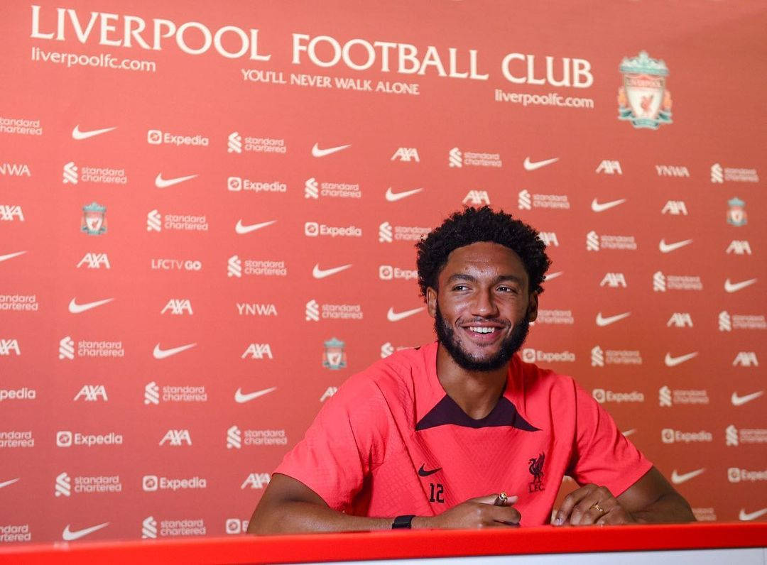 Joegomez Unterschreibt Seinen Vertrag Bei Liverpool Fc. Wallpaper